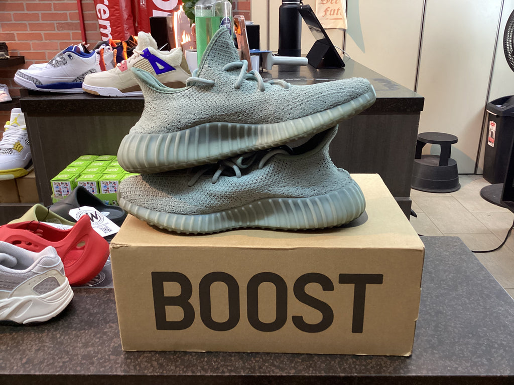 Yeezy 350 v2 “Salt” Size 9 Preowned