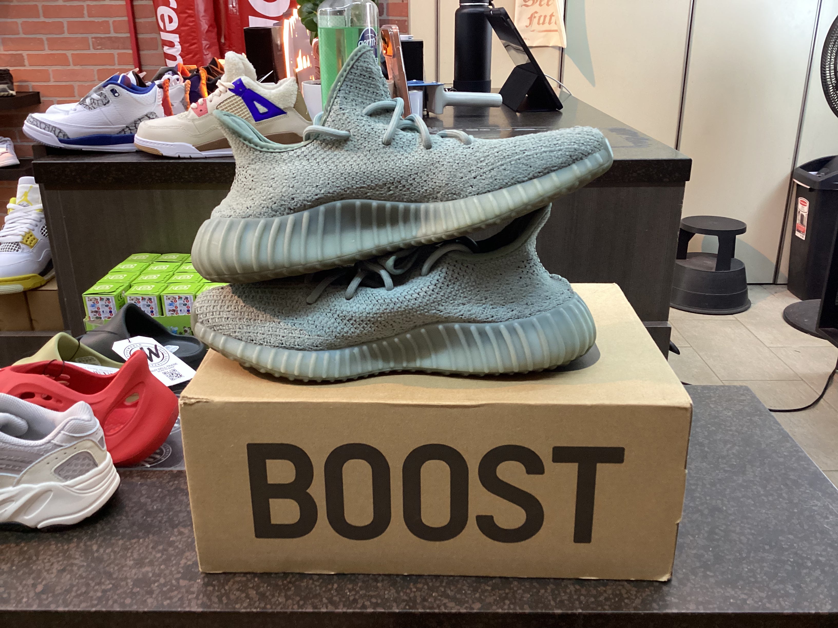 Yeezy 350 v2 “Salt” Size 9 Preowned
