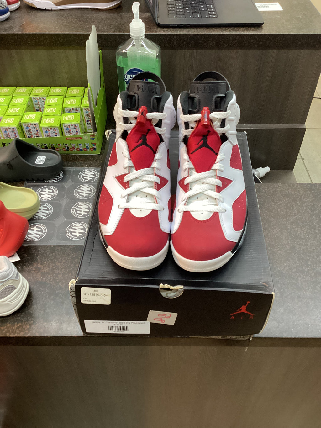 Jordan 6 "Carmine" Size 9.5 Preowned