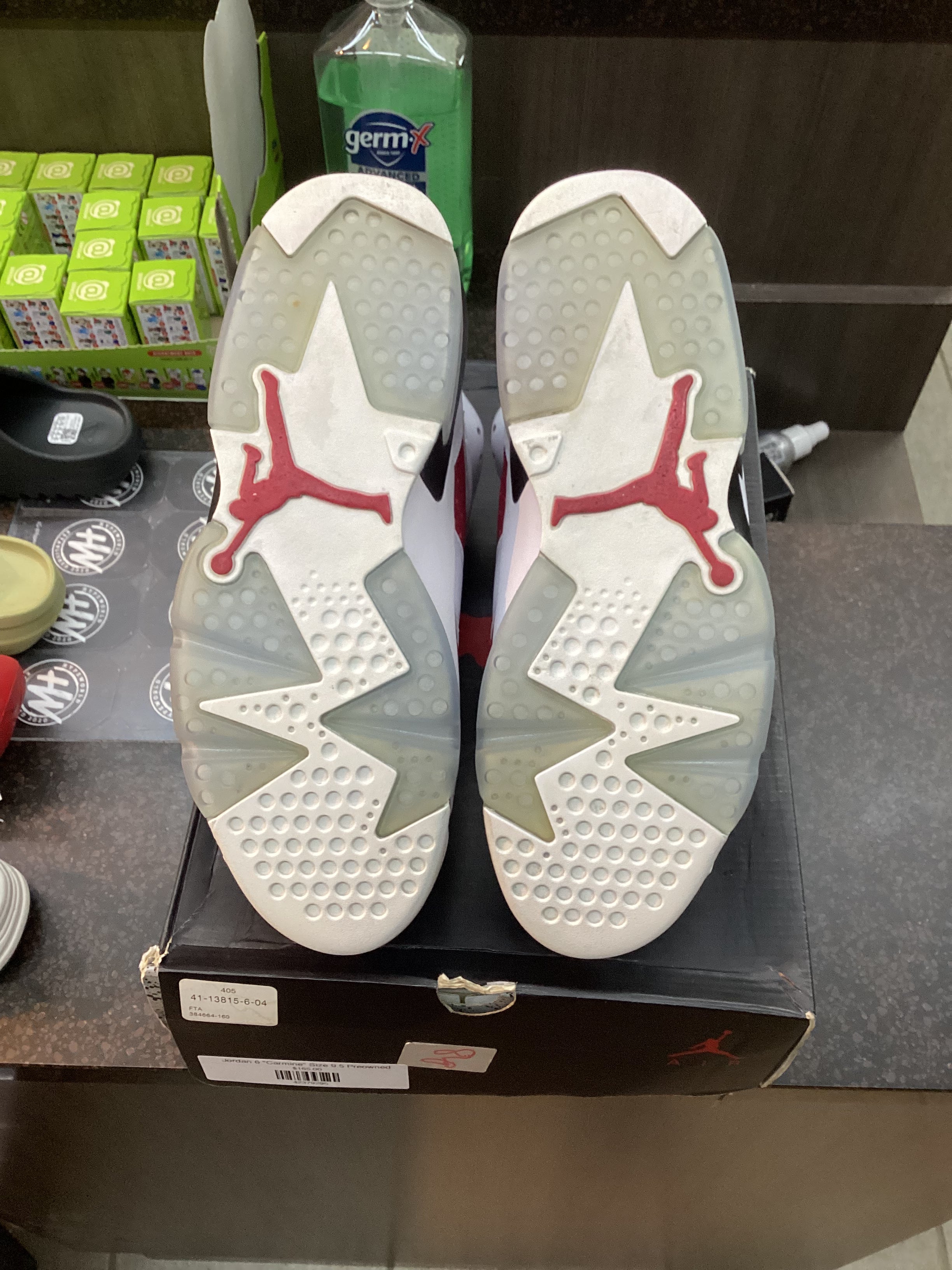 Jordan 6 "Carmine" Size 9.5 Preowned
