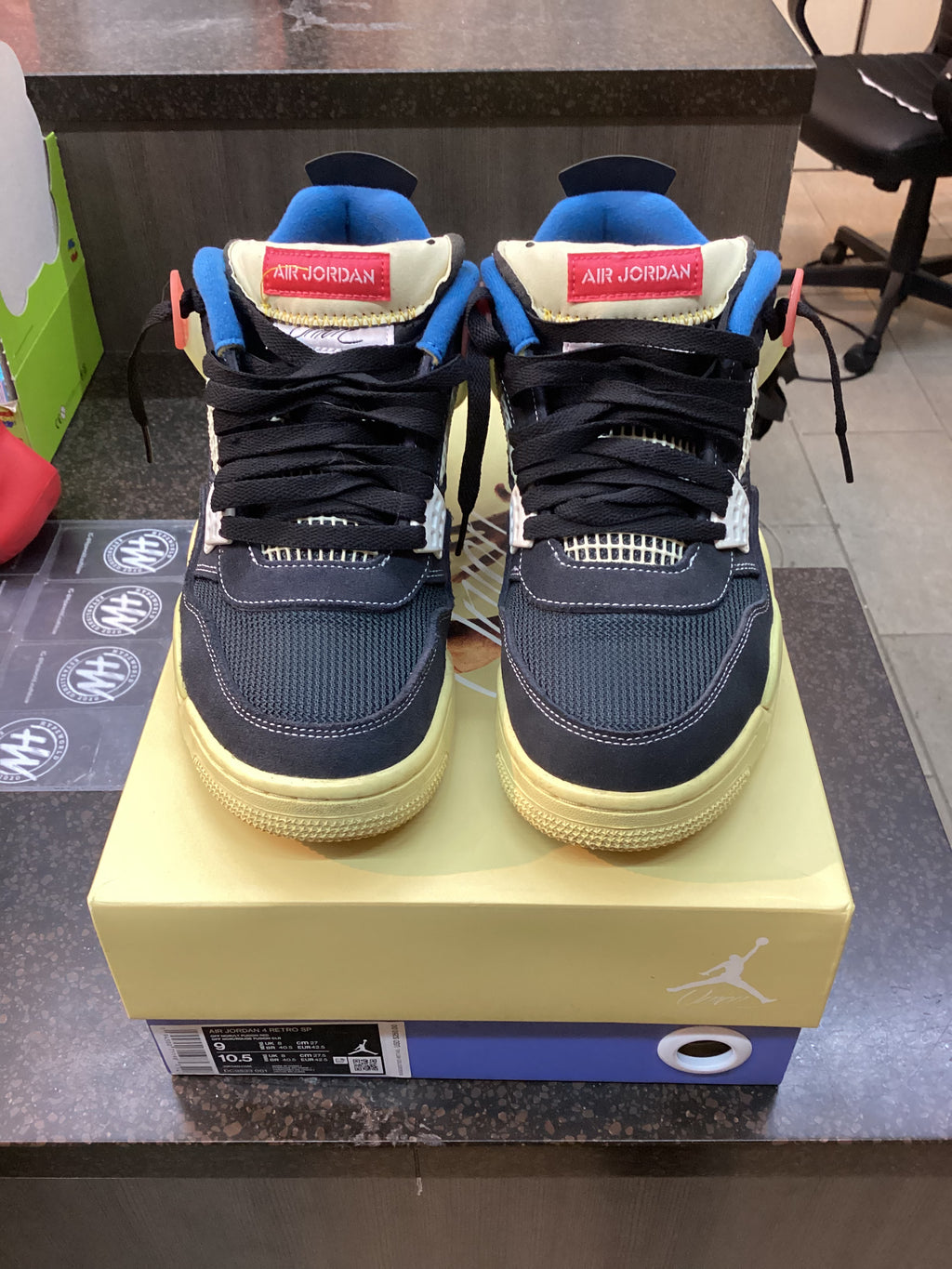 Jordan 4 "Union Off Noir" Size 9 Preowned