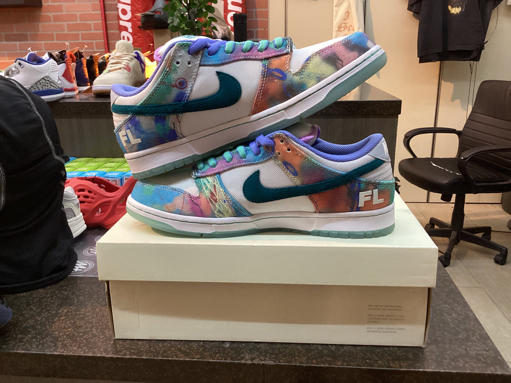 Nike SB Dunk Low "Futura Laboratories Bleached Aqua" Size 9.5 Preowned