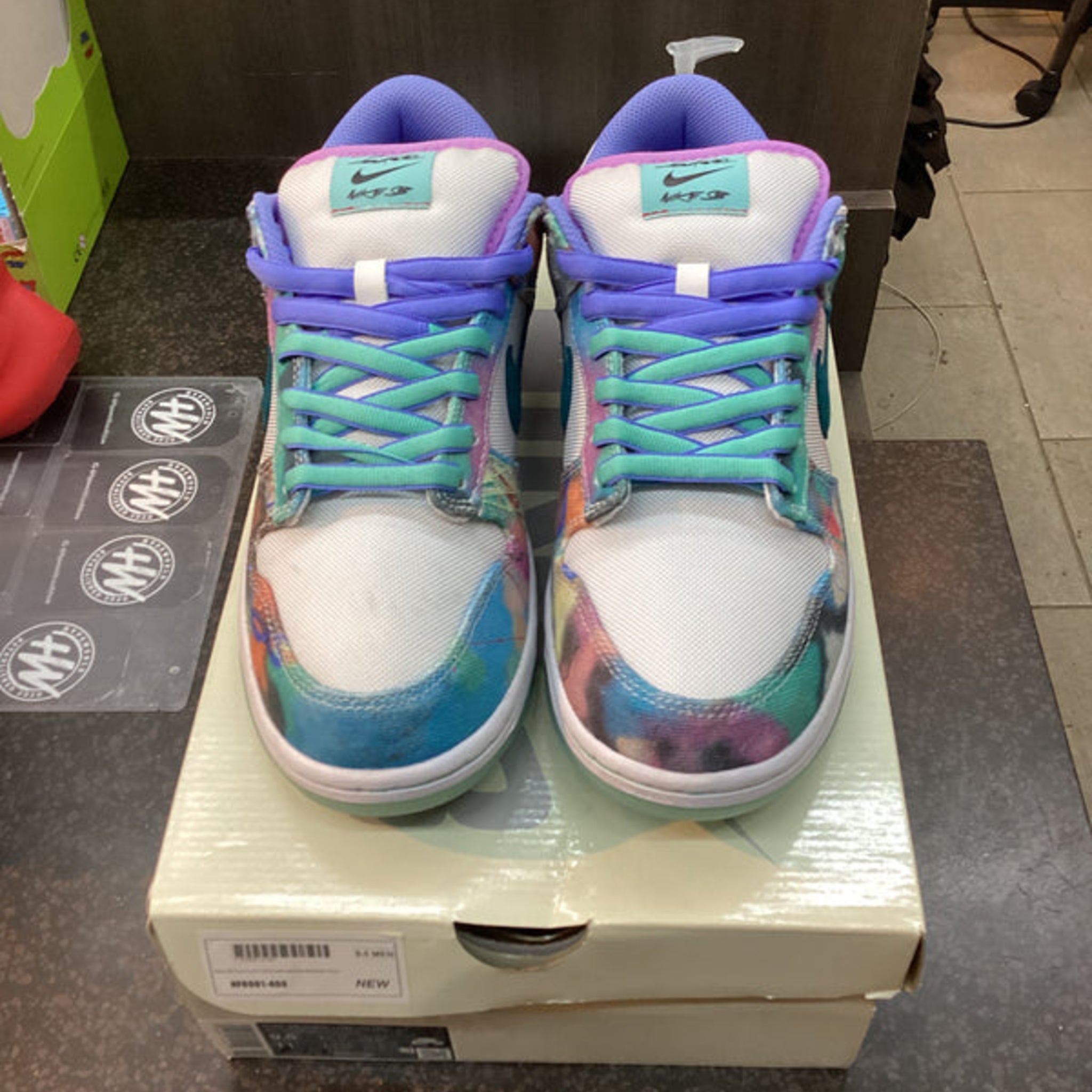 Nike SB Dunk Low "Futura Laboratories Bleached Aqua" Size 9.5 Preowned