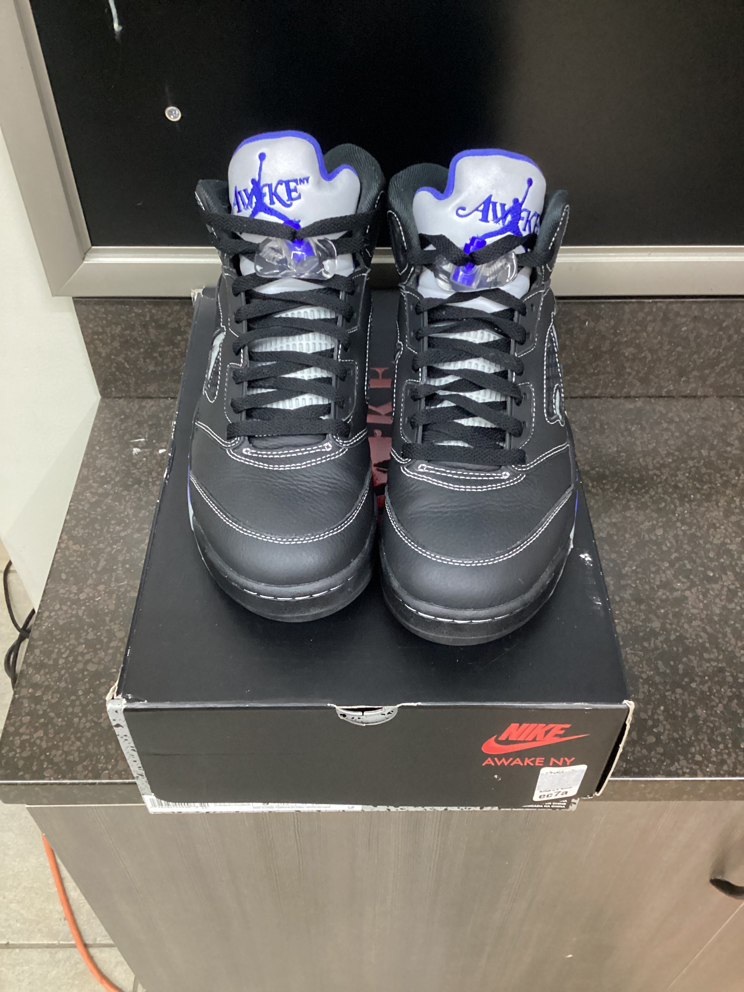 Jordan 5 “Awake NY Black” Size 9 Preowned