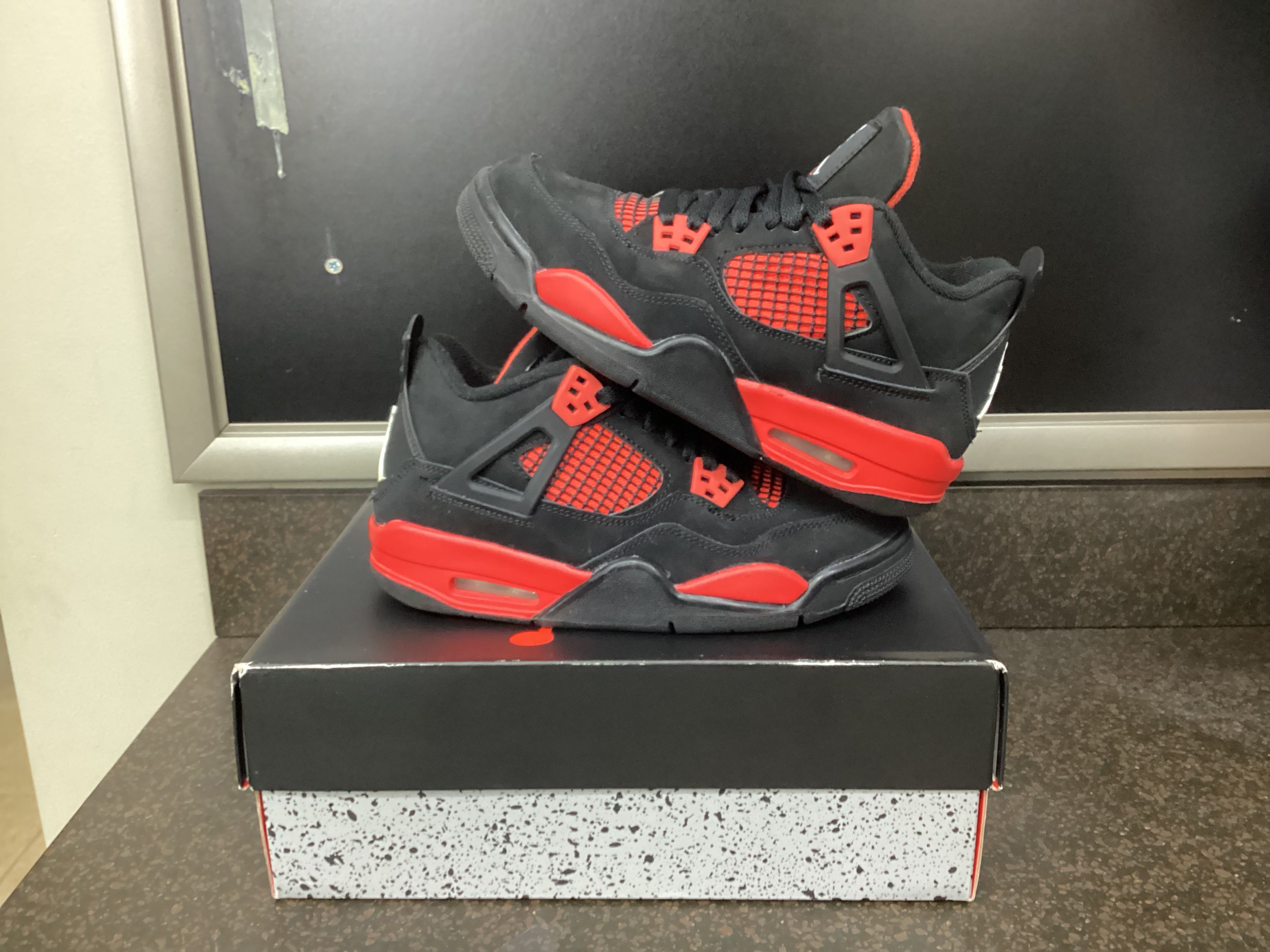 Jordan 4 “Red Thunder” Size 6Y Preowned