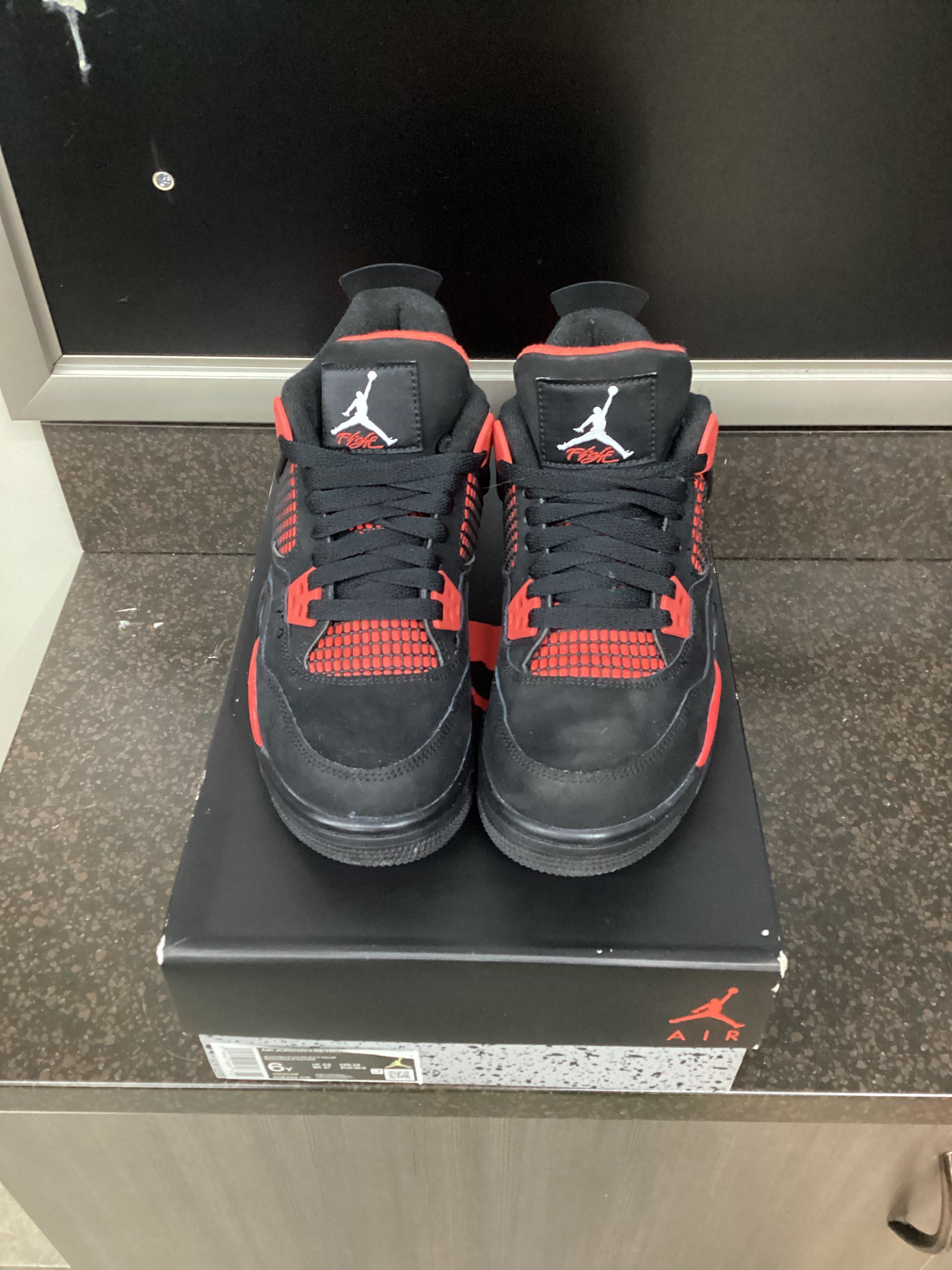 Jordan 4 “Red Thunder” Size 6Y Preowned
