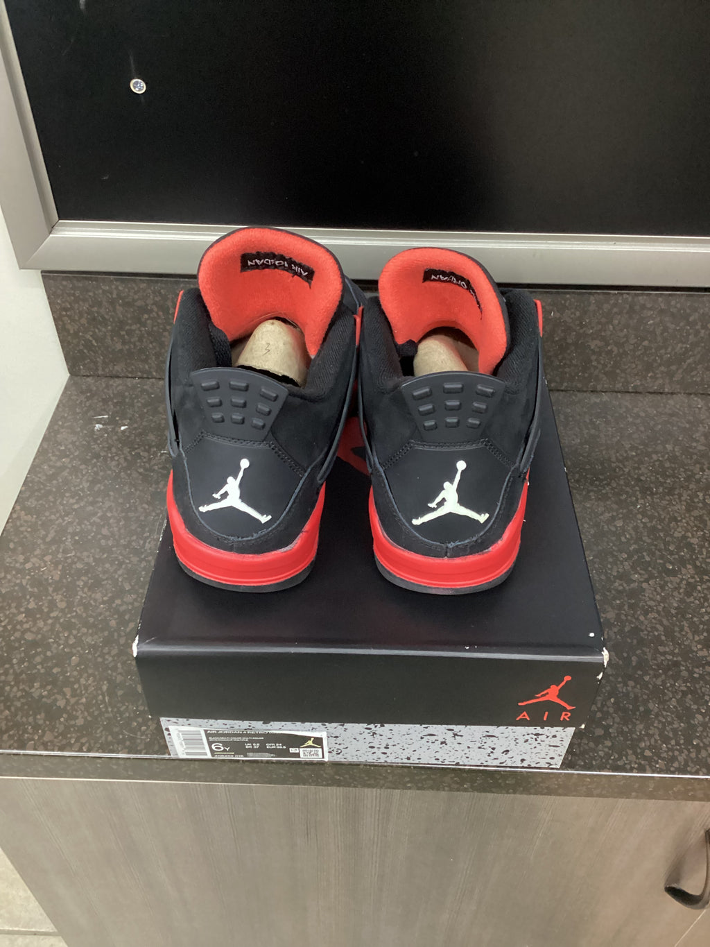 Jordan 4 “Red Thunder” Size 6Y Preowned