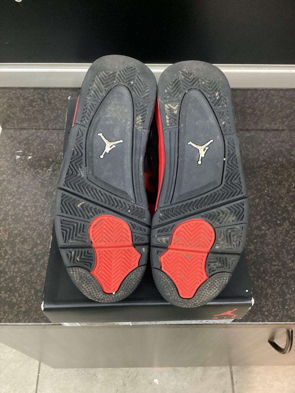 Jordan 4 “Red Thunder” Size 6Y Preowned