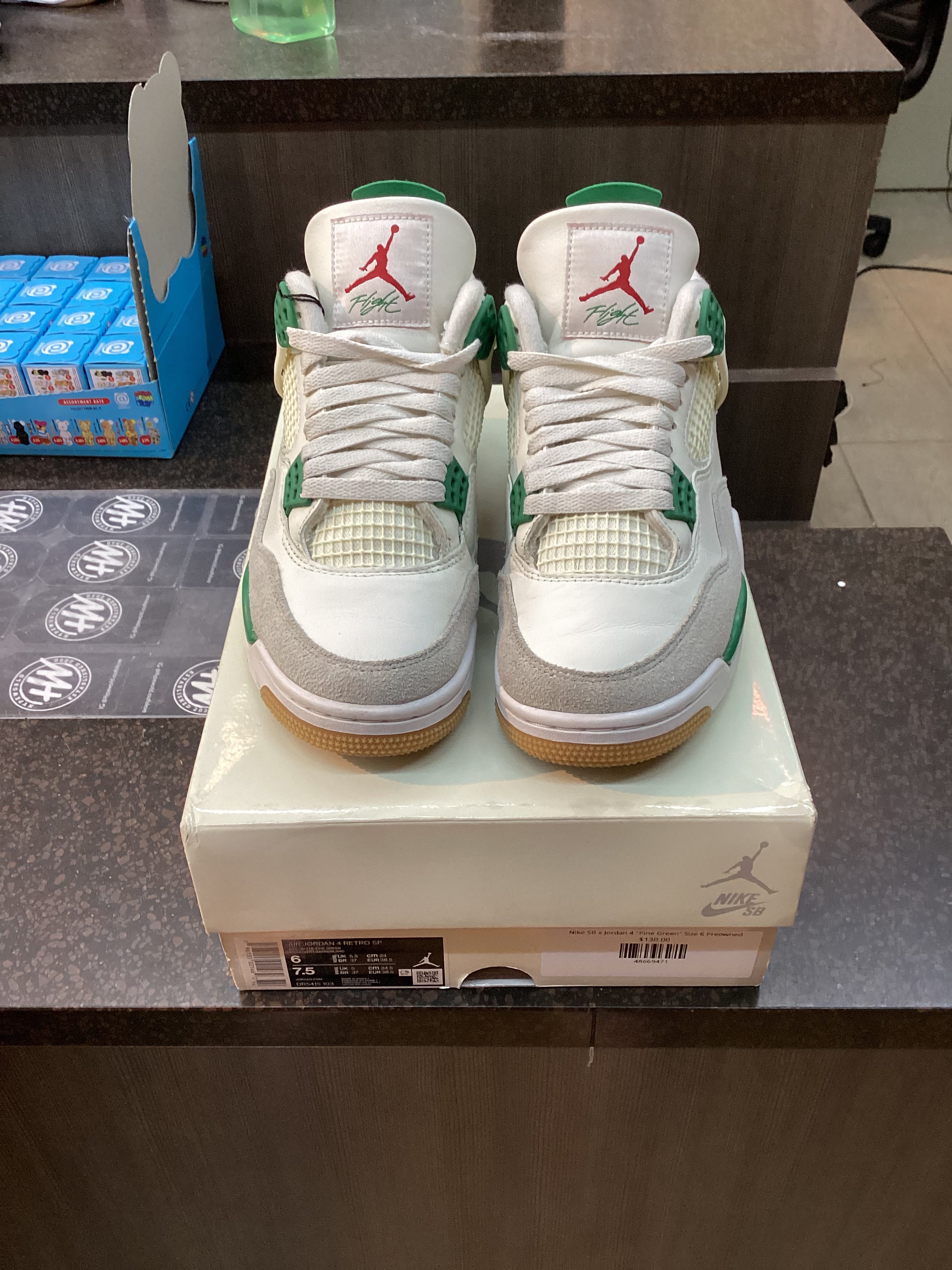 Nike SB x Jordan 4 "Pine Green" Size 6 Preowned