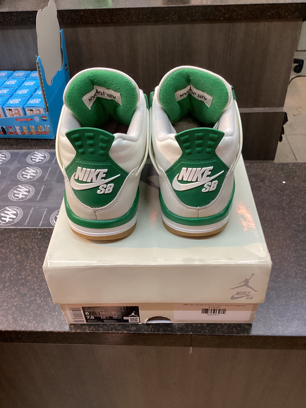 Nike SB x Jordan 4 "Pine Green" Size 6 Preowned