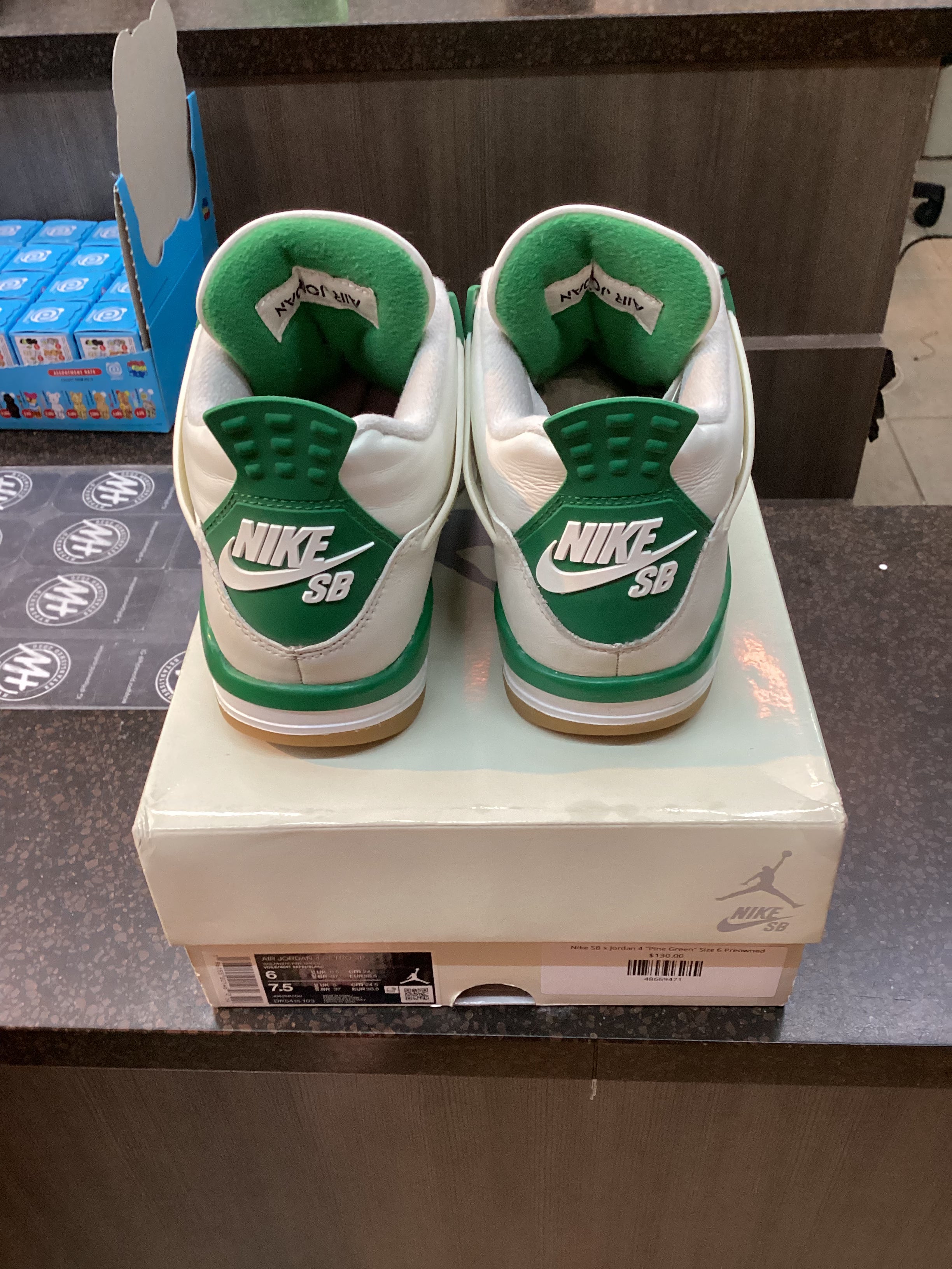 Nike SB x Jordan 4 "Pine Green" Size 6 Preowned