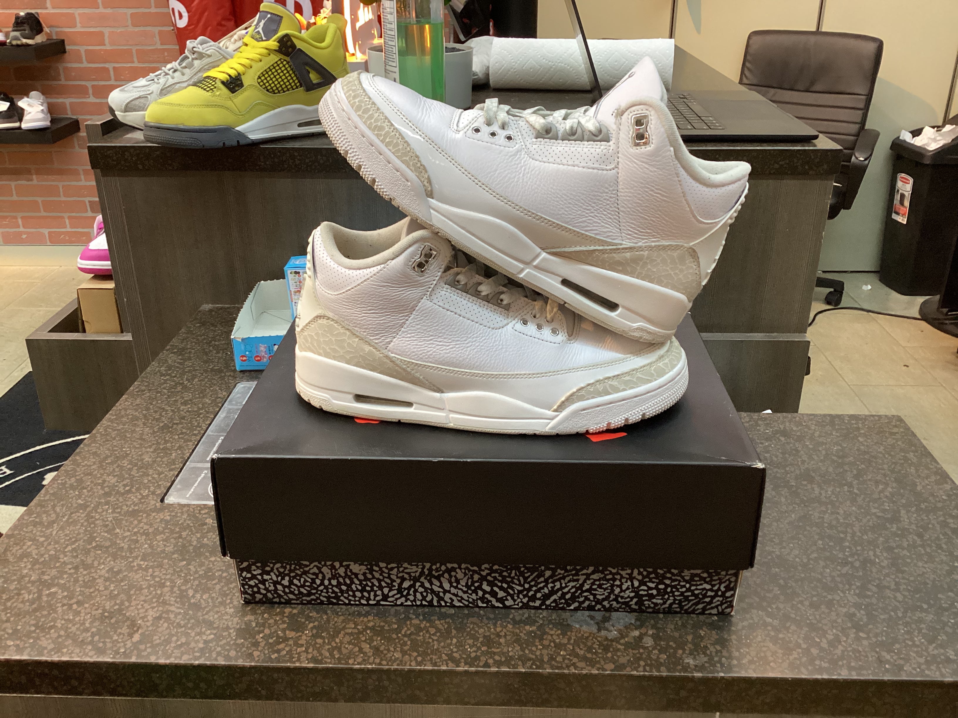 Jordan 3 “Pure Money” Size 8 Preowned