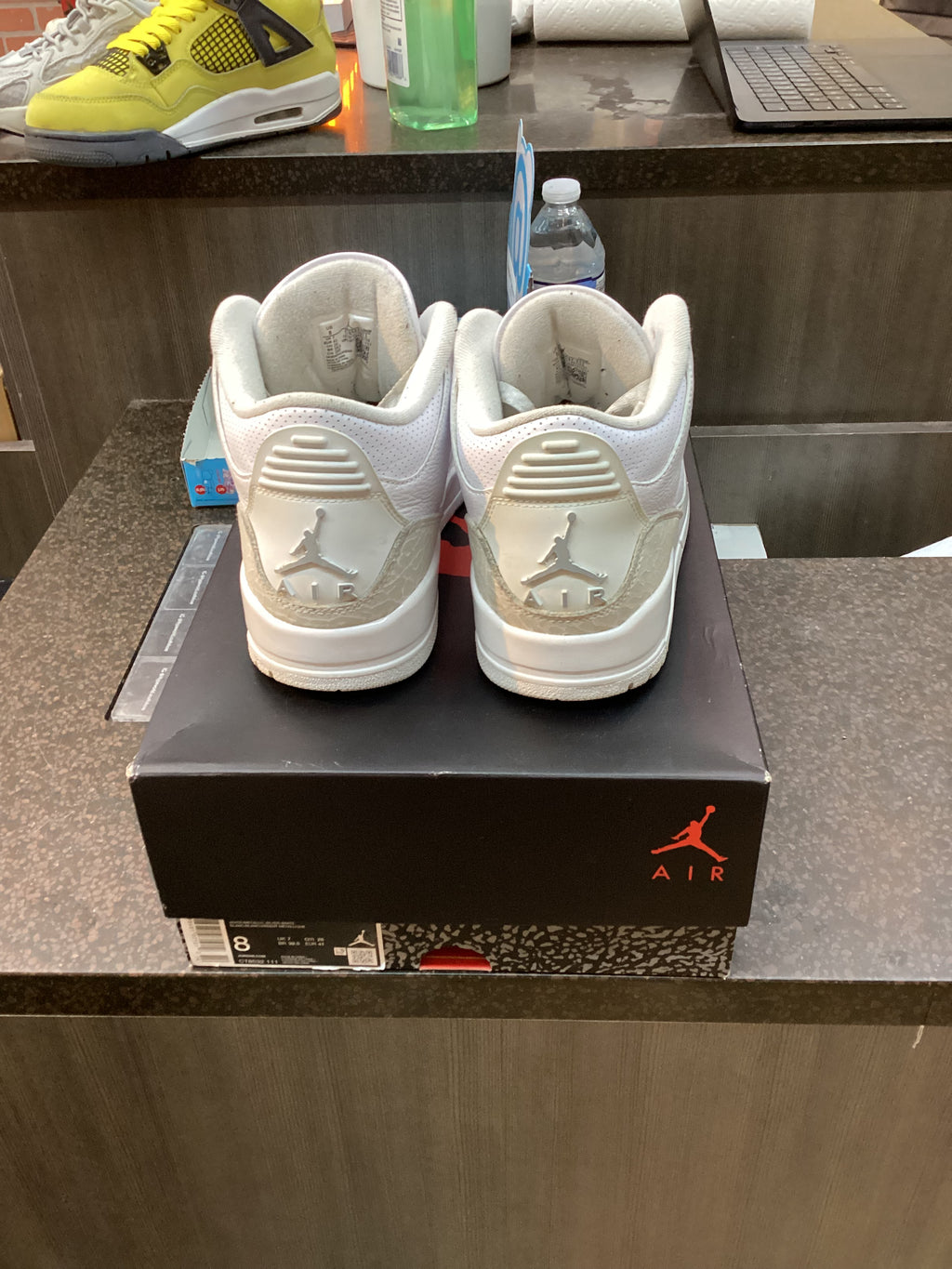 Jordan 3 “Pure Money” Size 8 Preowned
