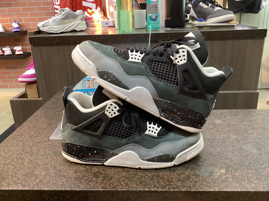Jordan 4 “Fear” Size 9 Preowned No Box