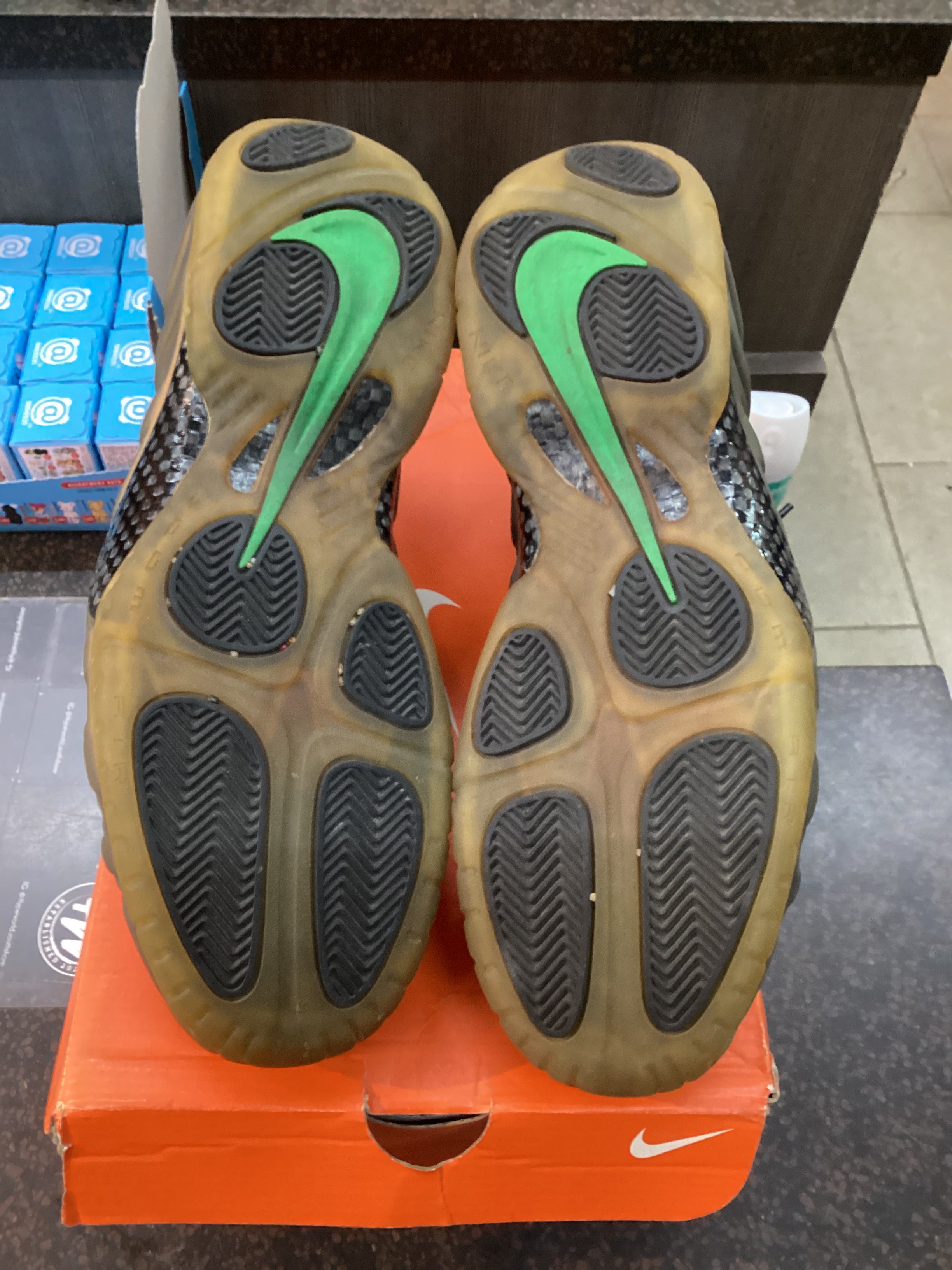 Nike FoamPosite Gym Green Size 13 Preowned Rep Box