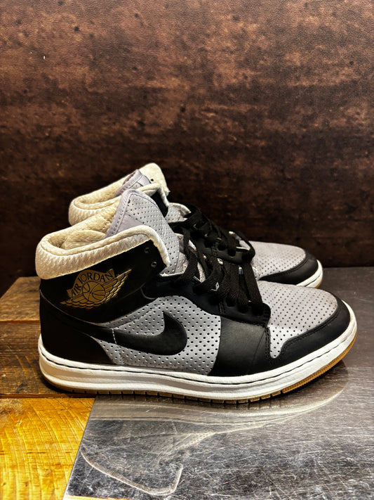 Jordan 1 Mid "Nike ID" Size 7.5 Preowned