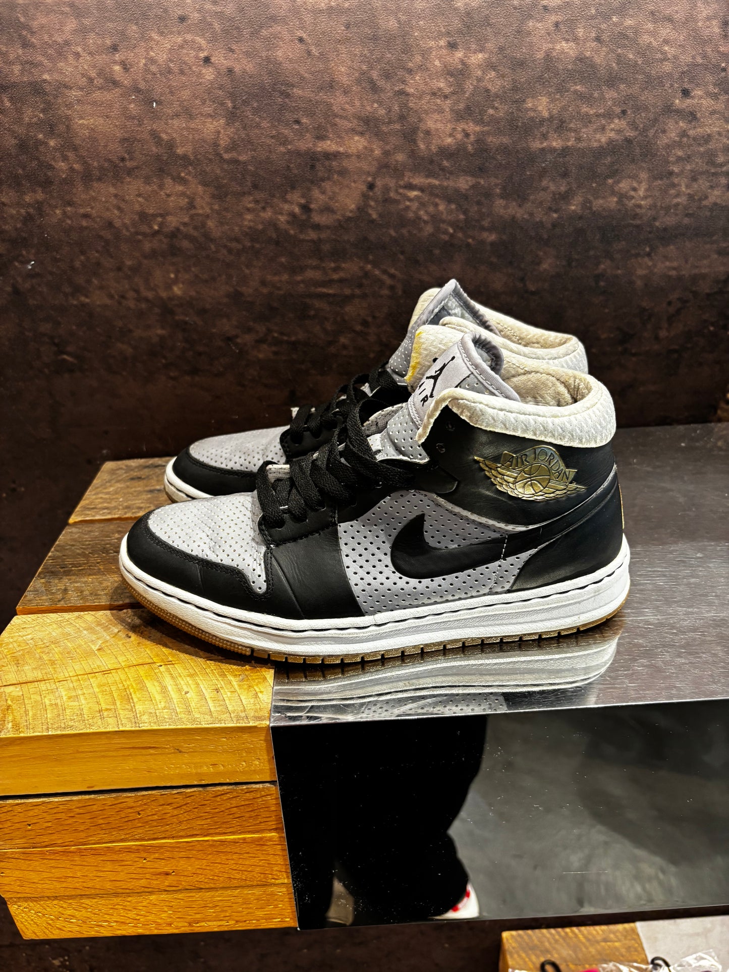 Jordan 1 Mid "Nike ID" Size 7.5 Preowned