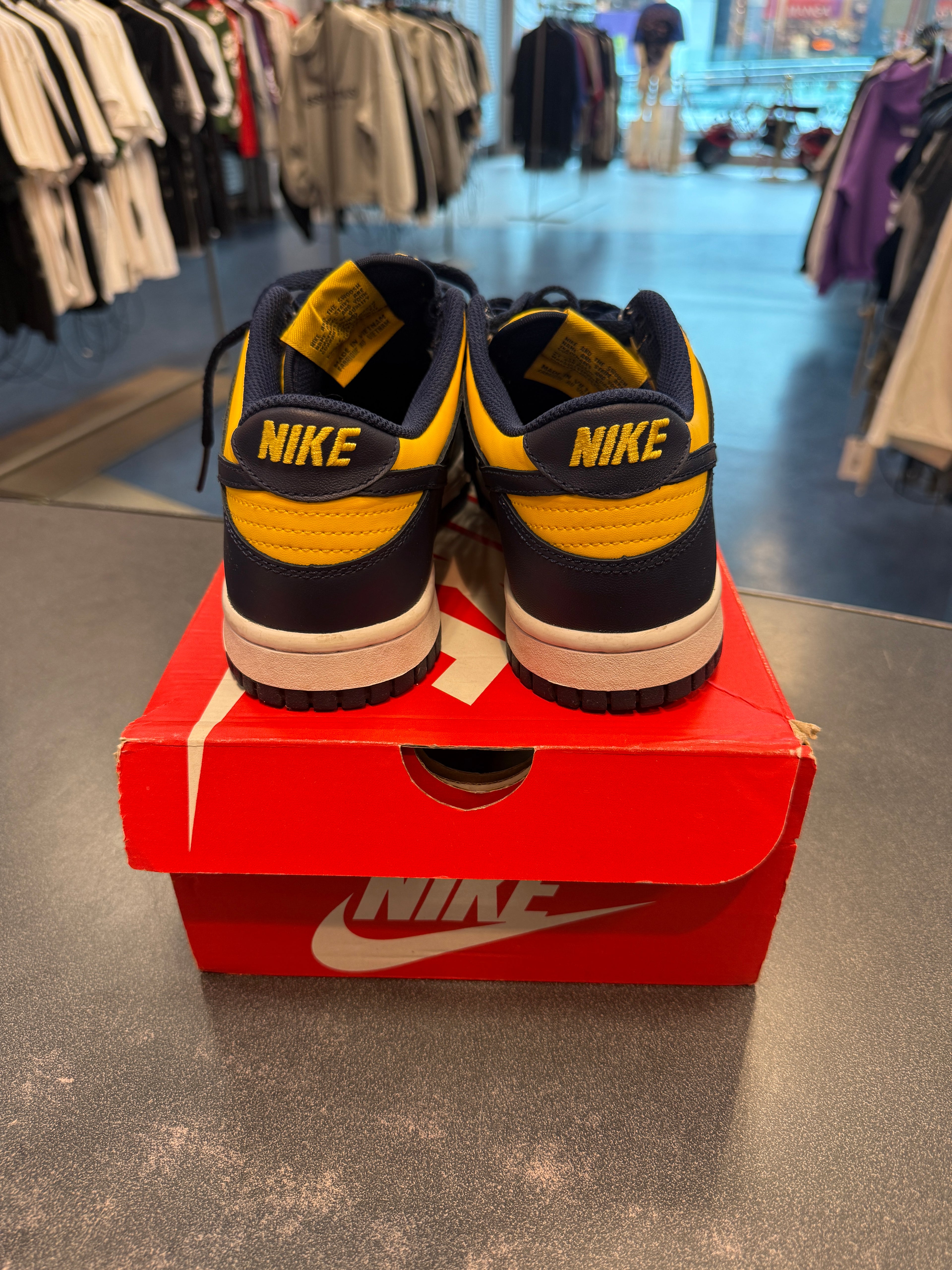 Nike Dunk Low Michigan (2021) GS Size 7Y Preowned