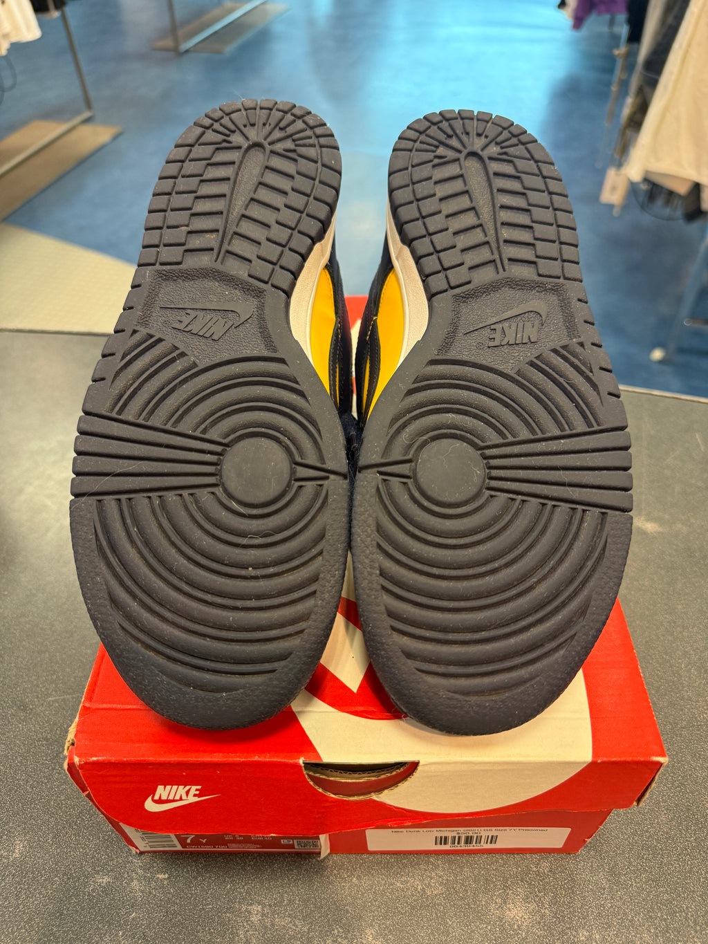 Nike Dunk Low Michigan (2021) GS Size 7Y Preowned