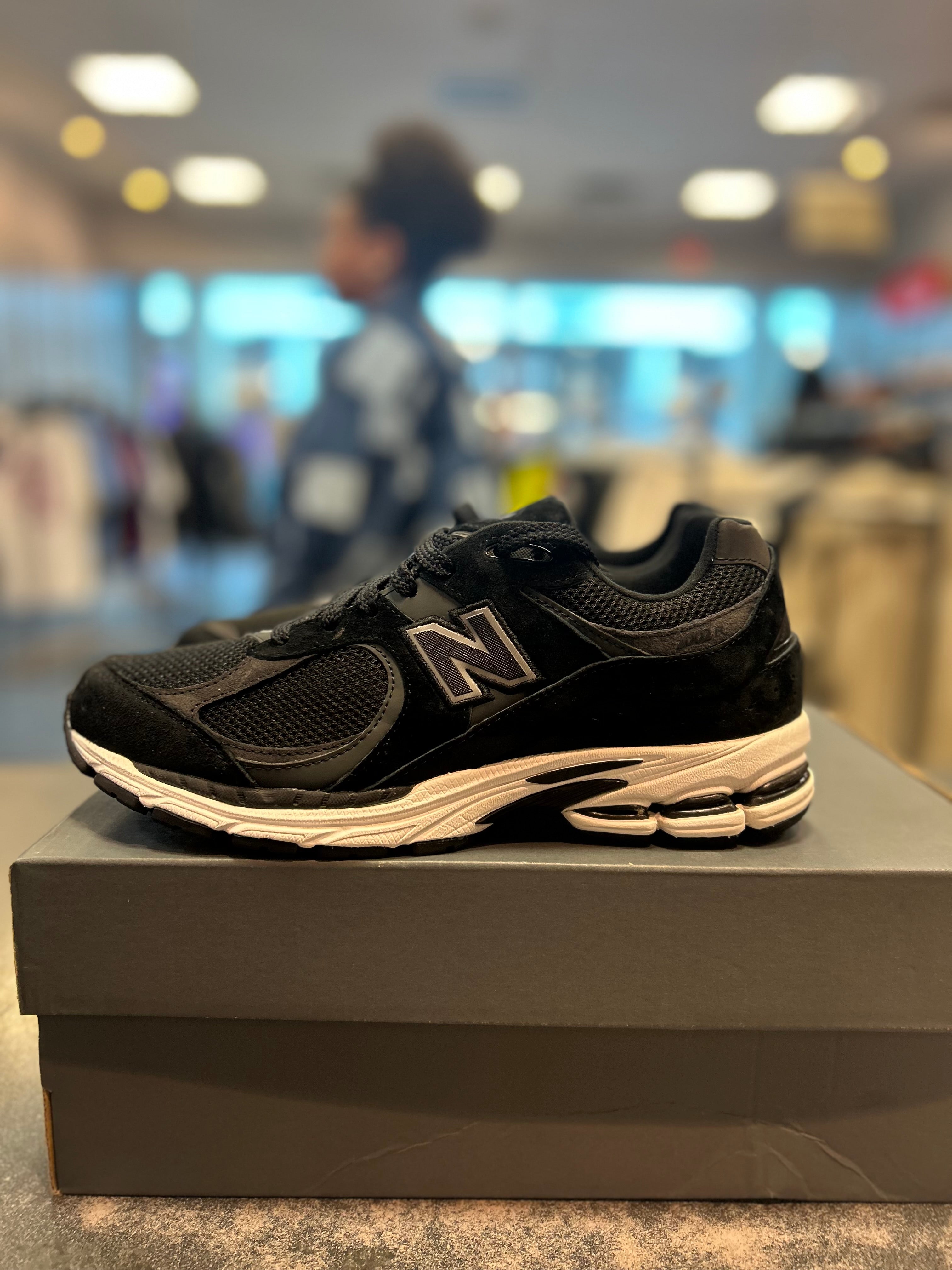 New Balance 2002R "Black Gunmetal" Size 8 Preowned