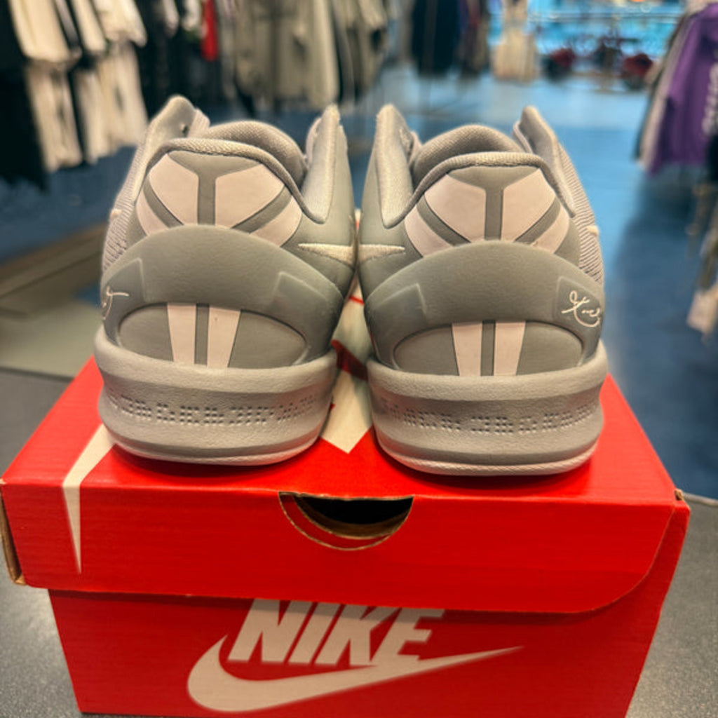 Nike Kobe 8 Protro "Wolf Grey" Size 4Y Preowned