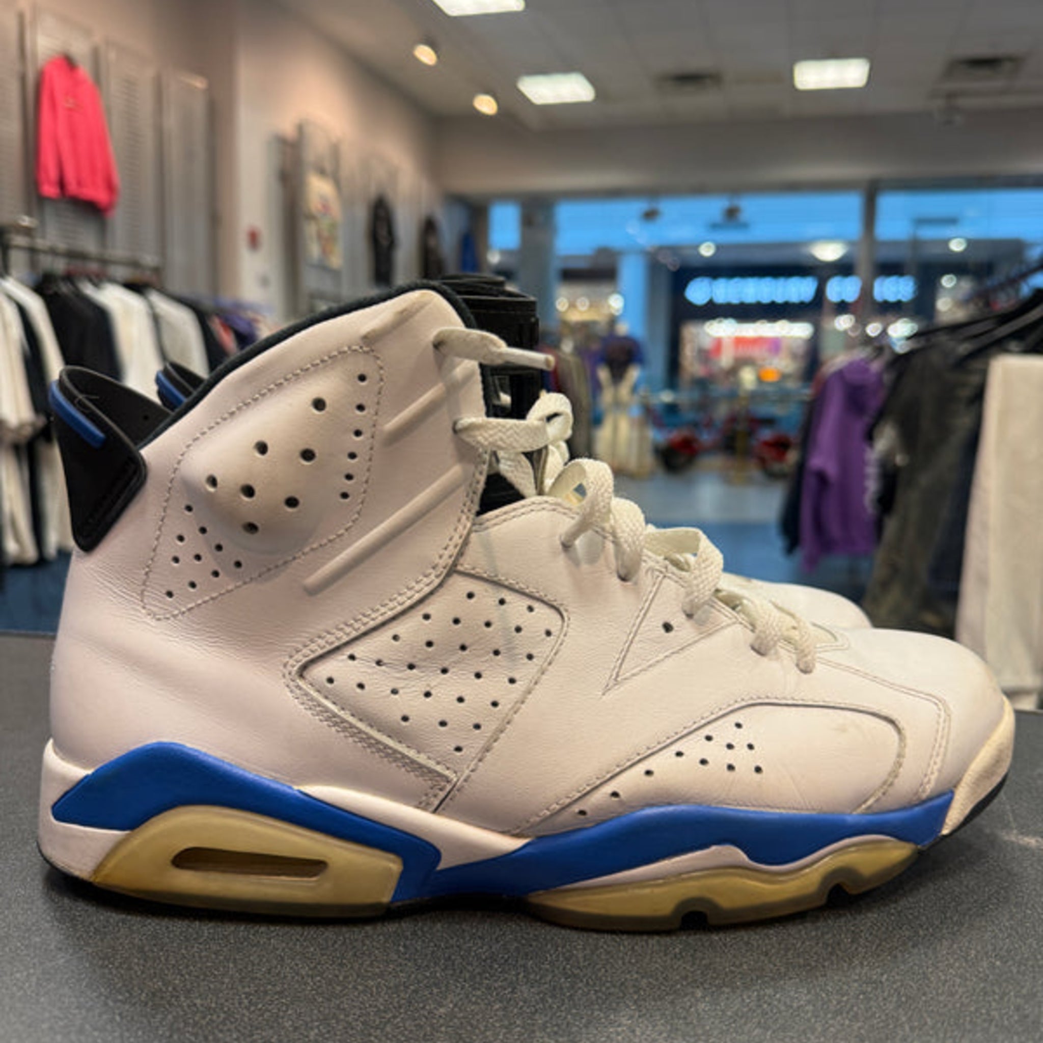 Jordan 6 "Sport Blue" (2014) Size 11 Preowned (NO BOX)