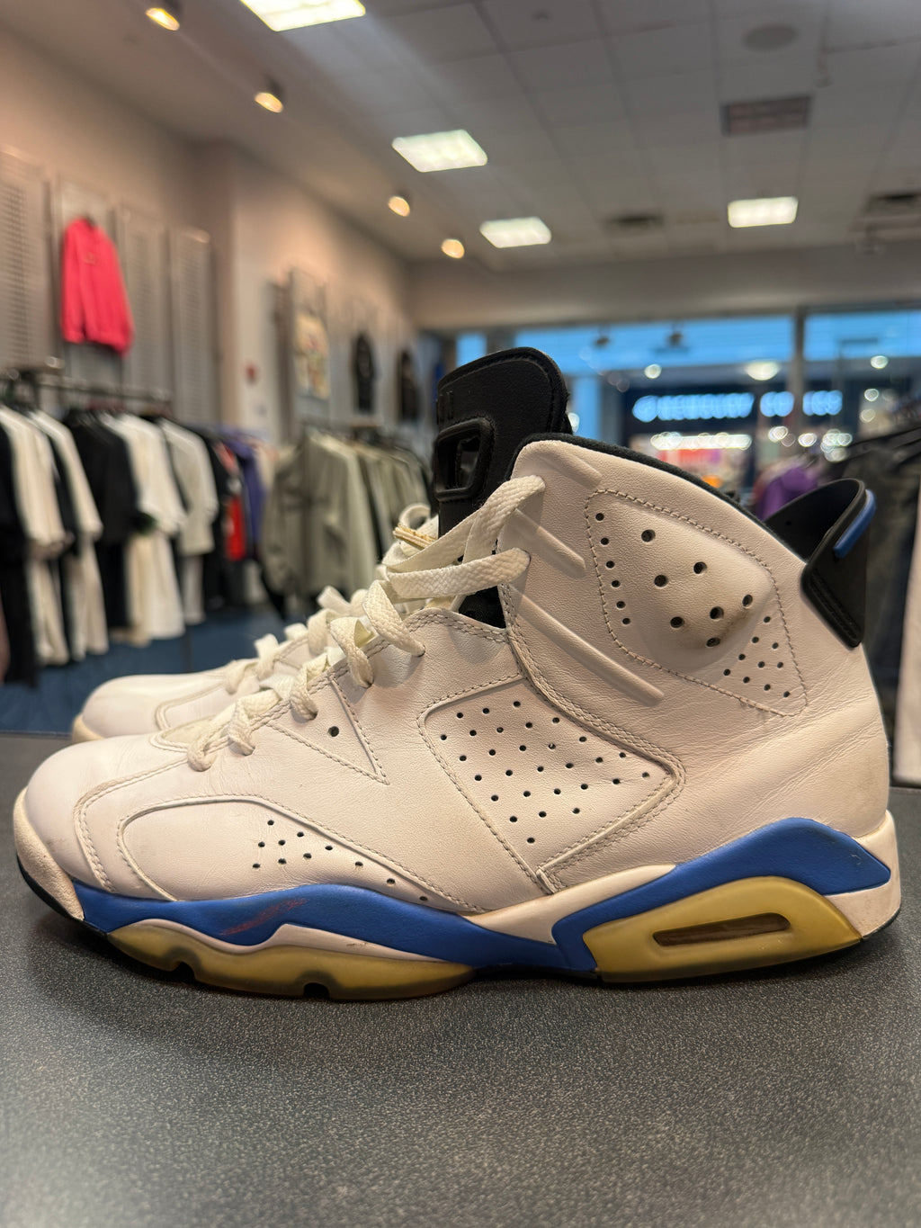 Jordan 6 "Sport Blue" (2014) Size 11 Preowned (NO BOX)
