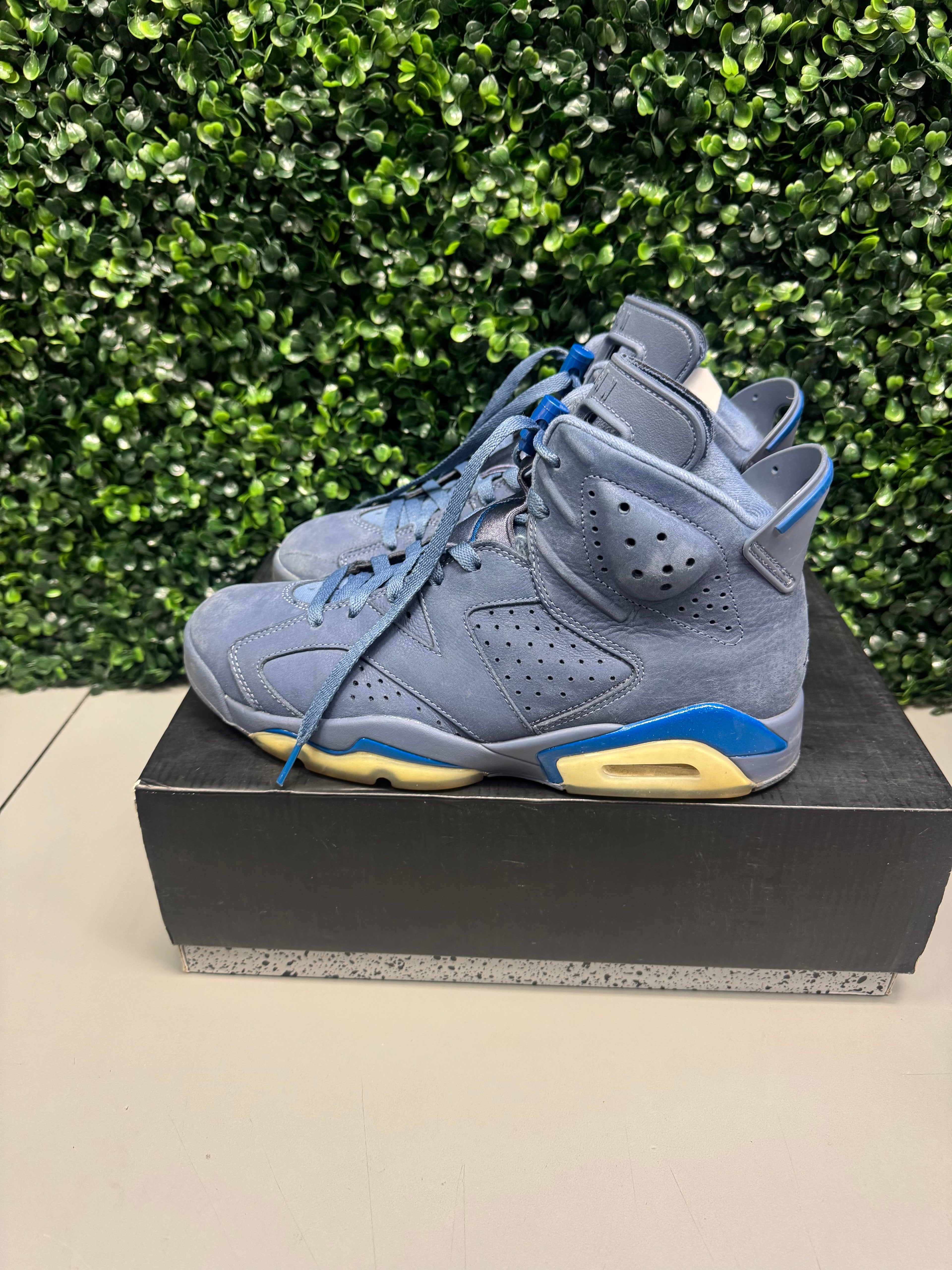 Jordan 6 "Diffused Blue" Size 9 Preowned