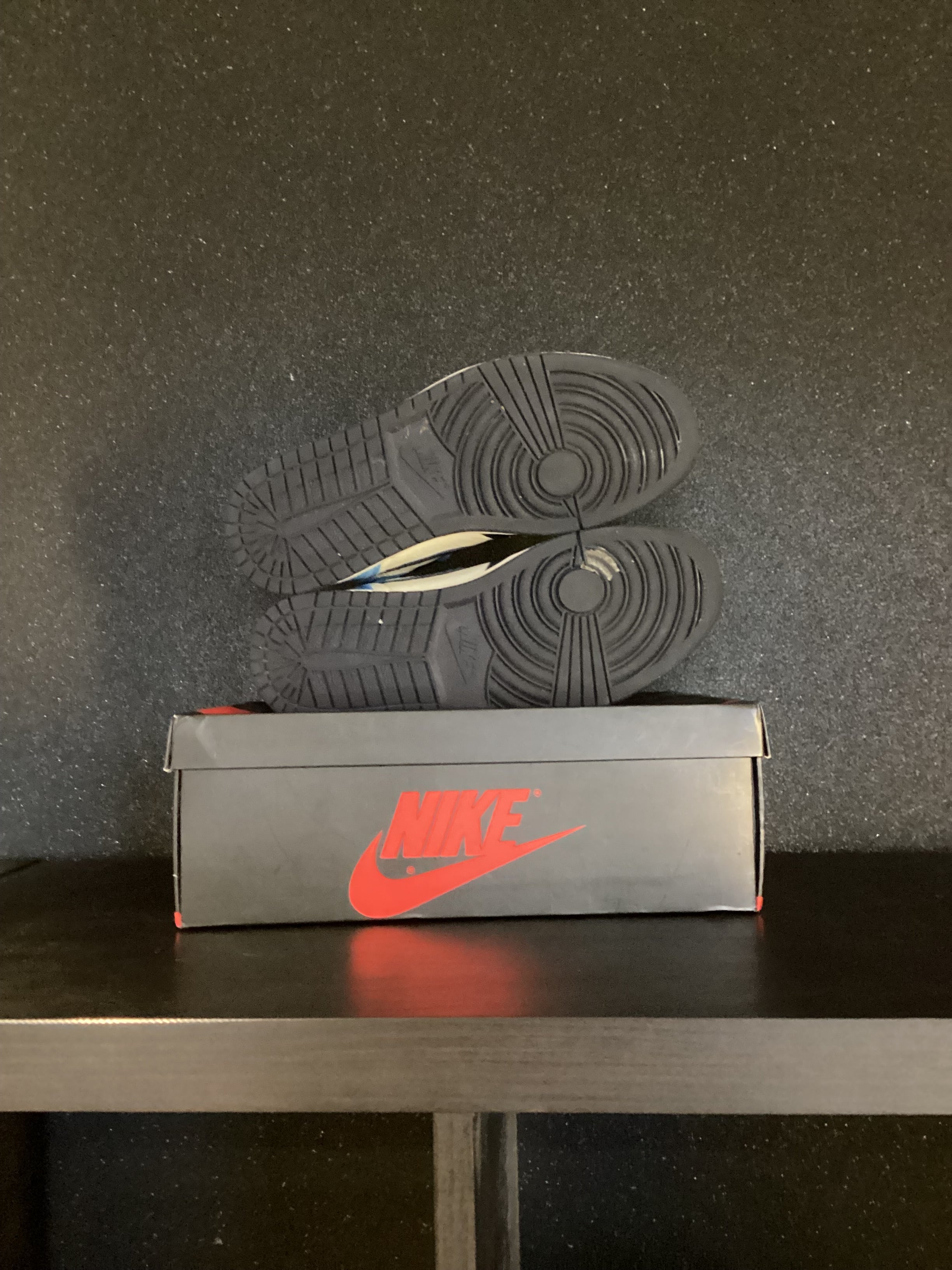 Jordan 1 High Obsidian Size 9 Preowned
