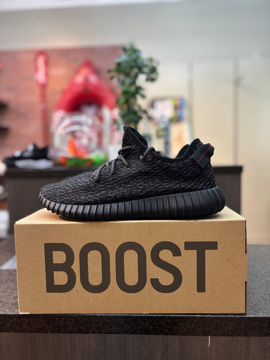 Yeezy 350 v1 "Pirate Black (2023) Size 11 Pre Owned