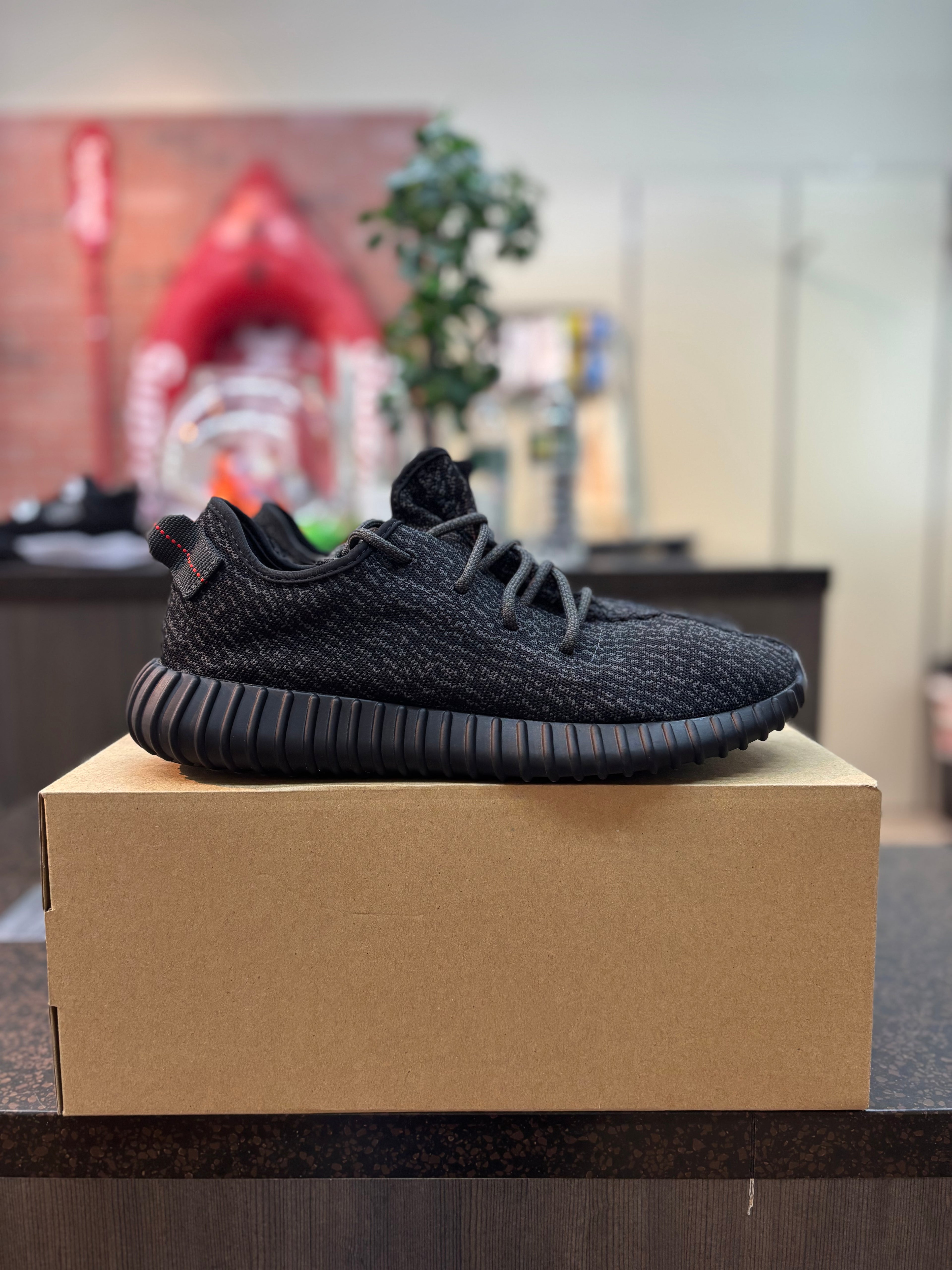 Yeezy 350 v1 "Pirate Black (2023) Size 11 Pre Owned