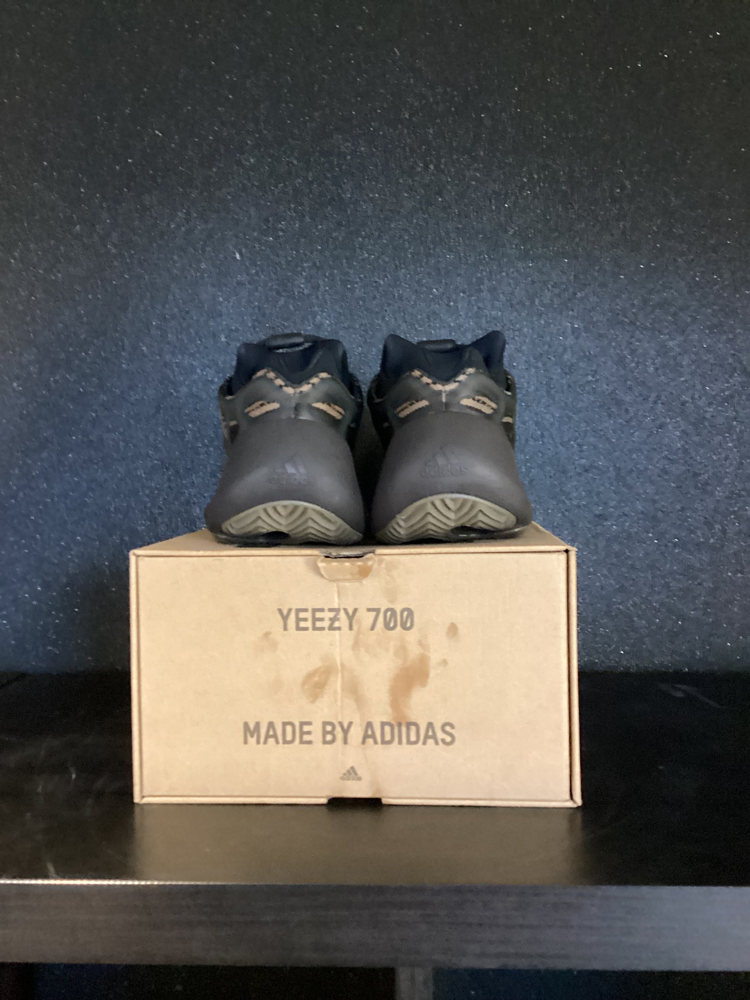 Yeezy 700 Clay Brown Size 9.5 Preowned