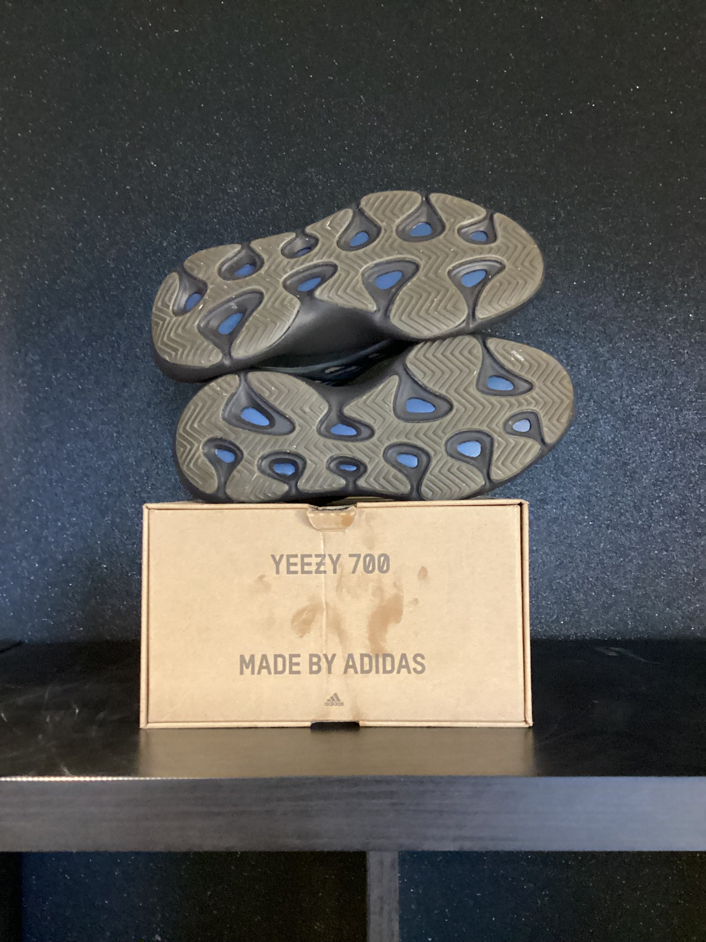 Yeezy 700 Clay Brown Size 9.5 Preowned