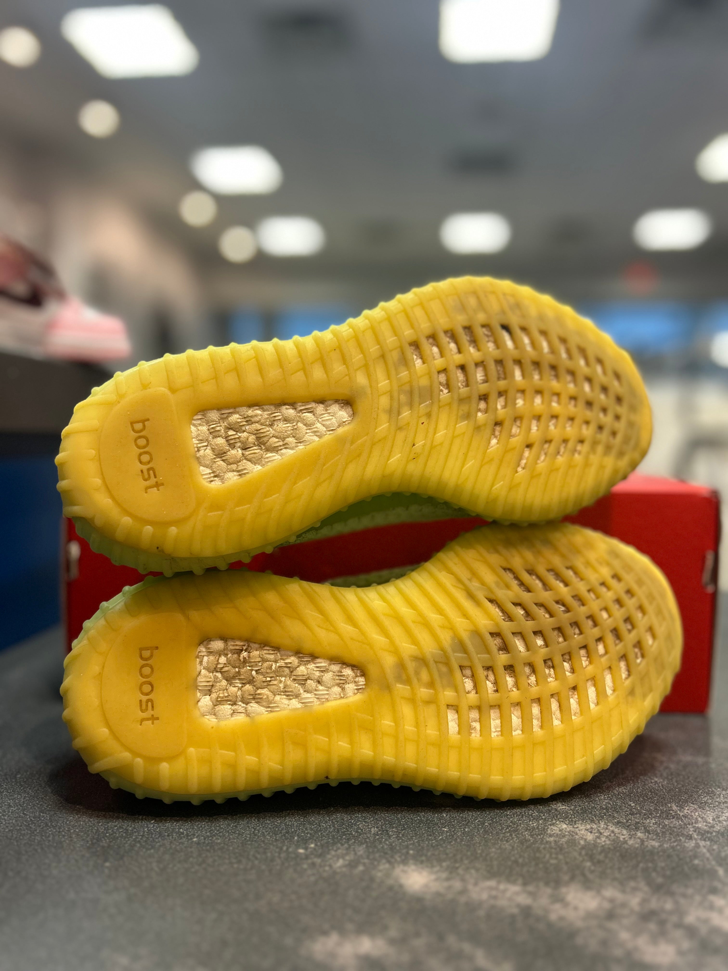 Yeezy 350 "Green Glow" Size 6.5 preowned