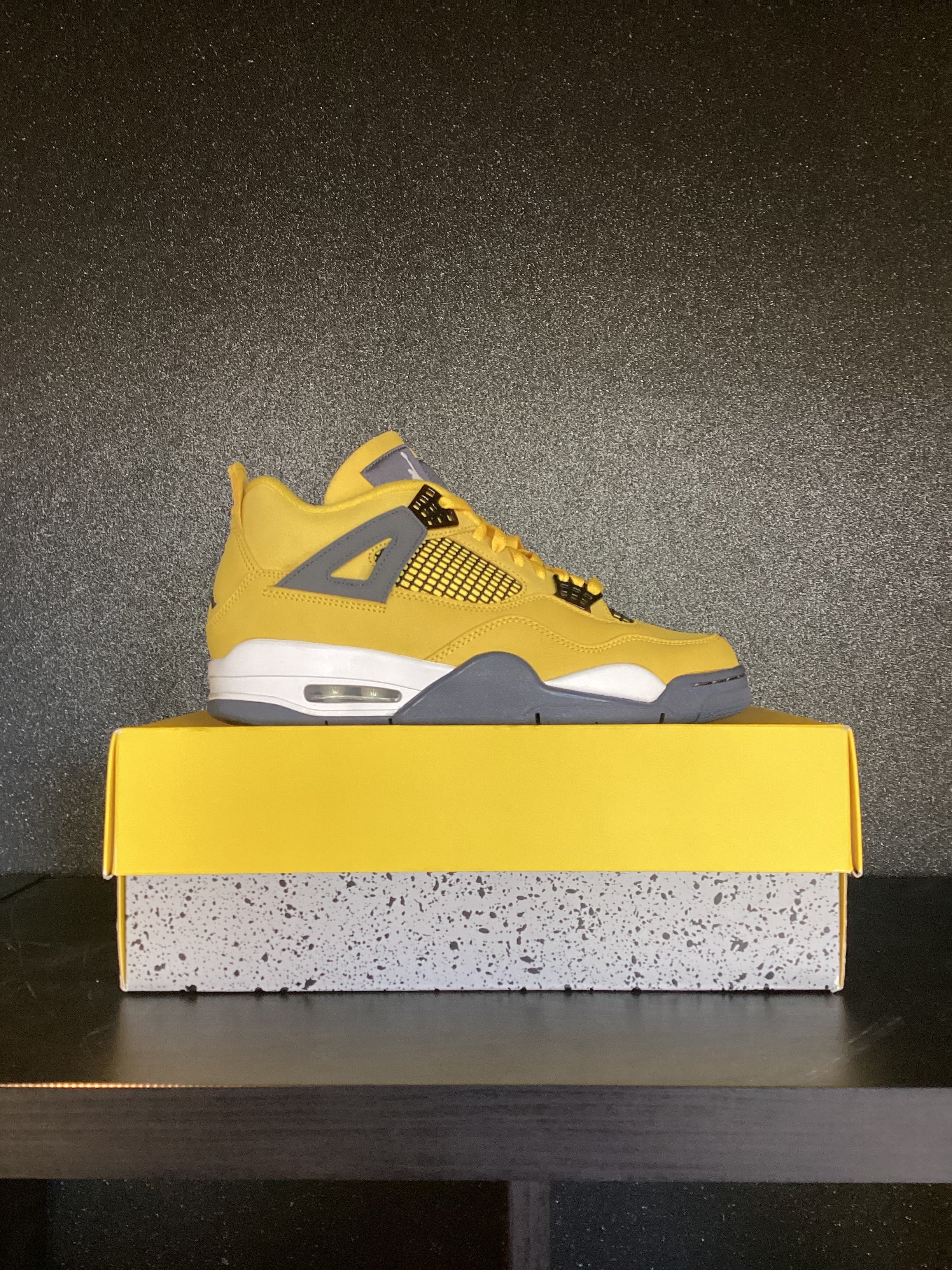 Jordan 4 Lightning Size 10 Preowned