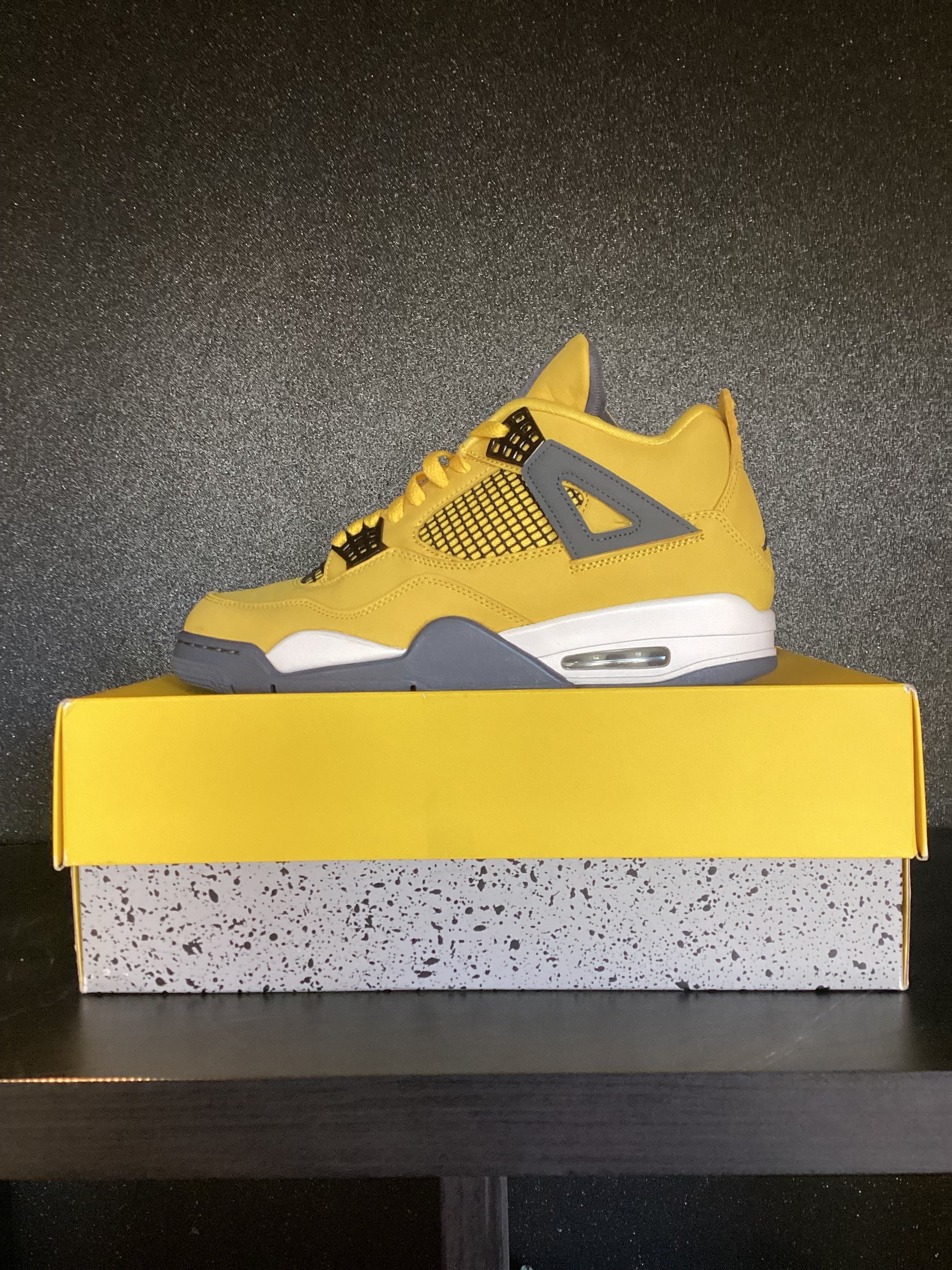 Jordan 4 Lightning Size 10 Preowned