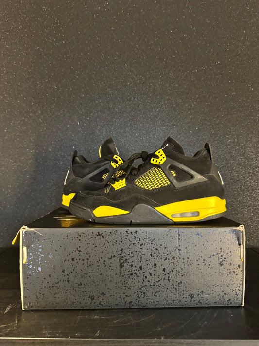 Jordan 4 'Thunder' Size 10.5 Preowned with box