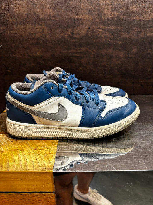 Jordan 1 Low "True Blue" Size 5Y Preowned