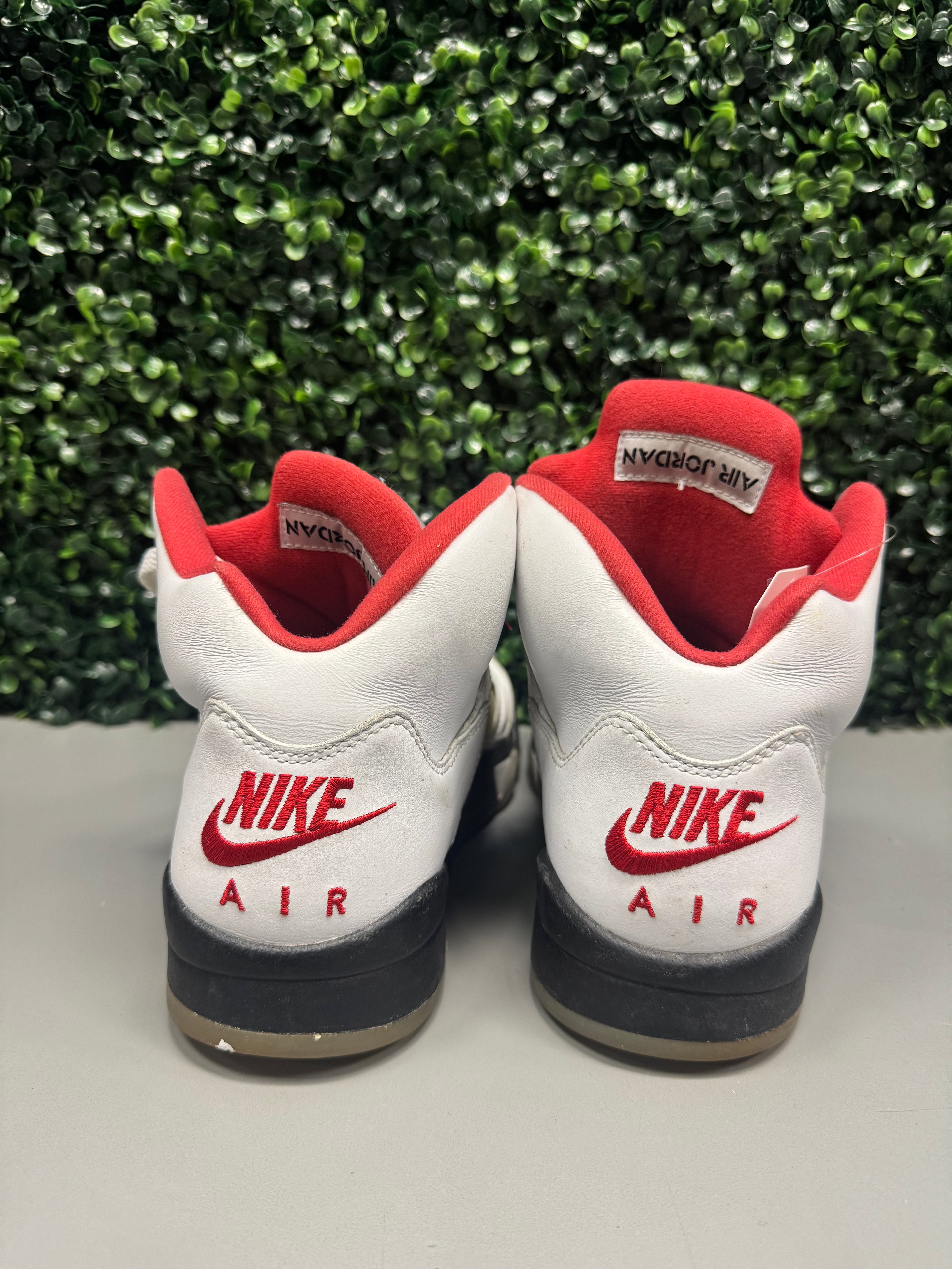 Jordan 5 "Fire Red" Size 9.5 Preowned