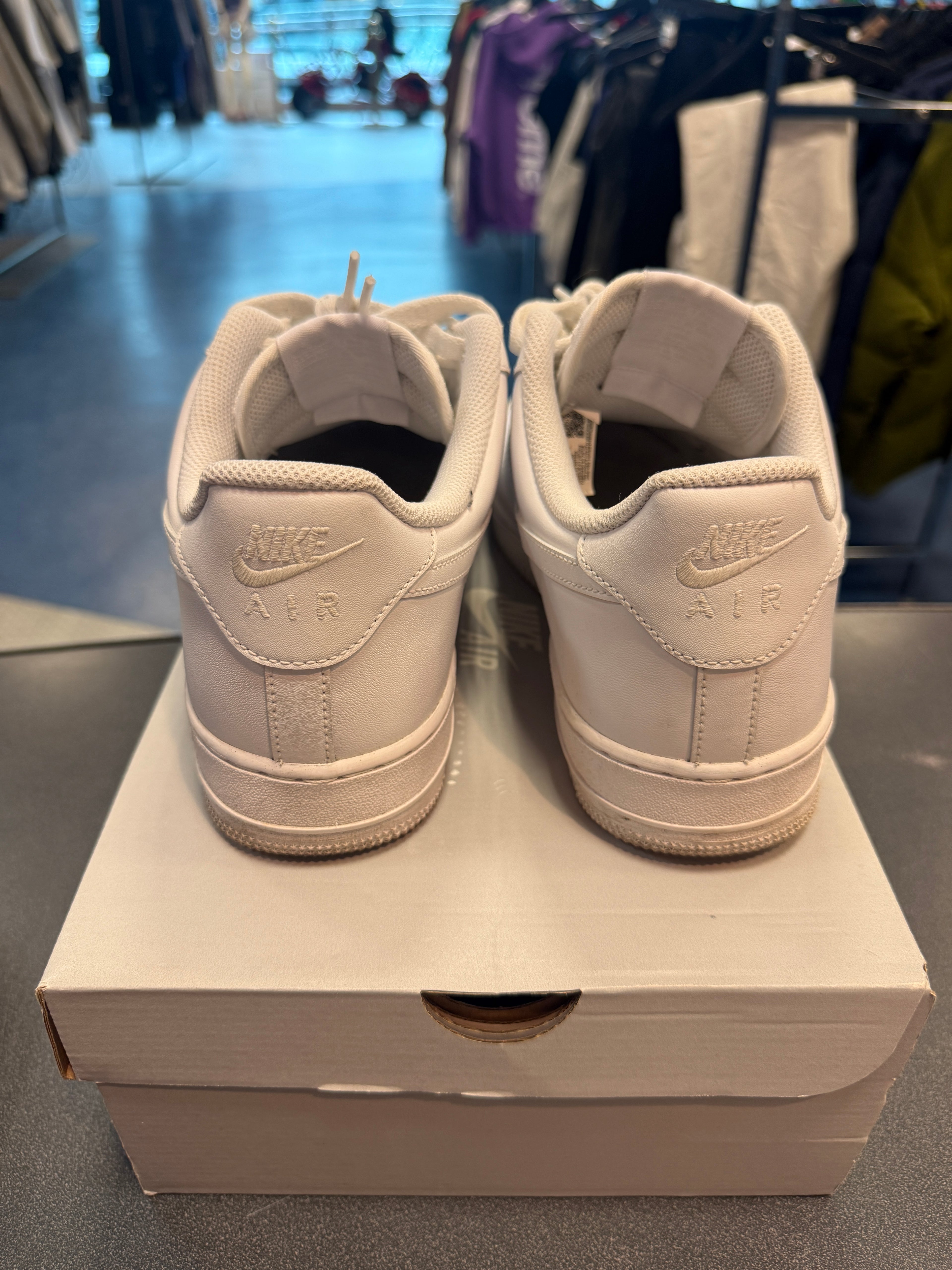 Air Force 1 Low (White) Size 11 Preowned