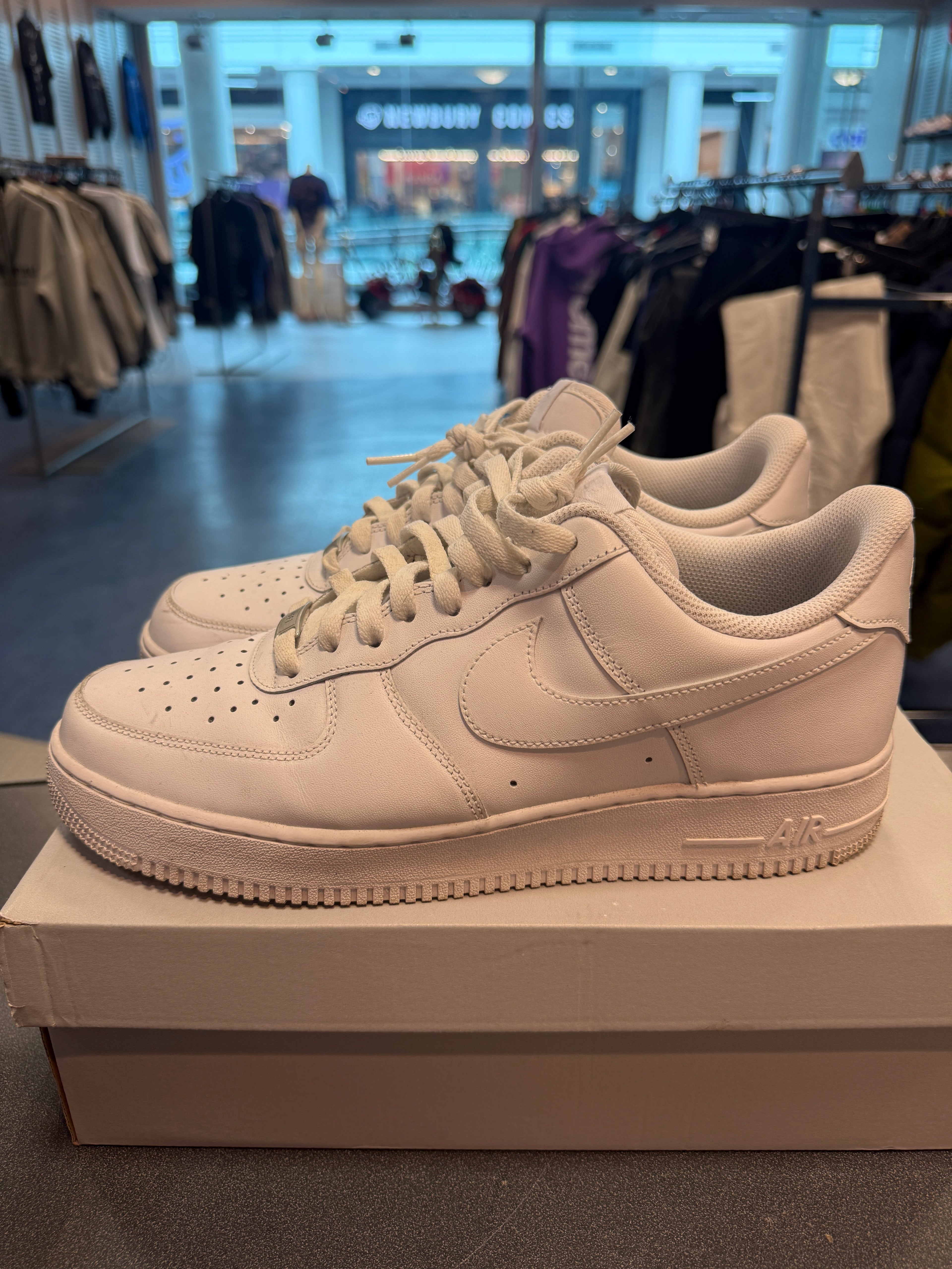 Air Force 1 Low (White) Size 11 Preowned