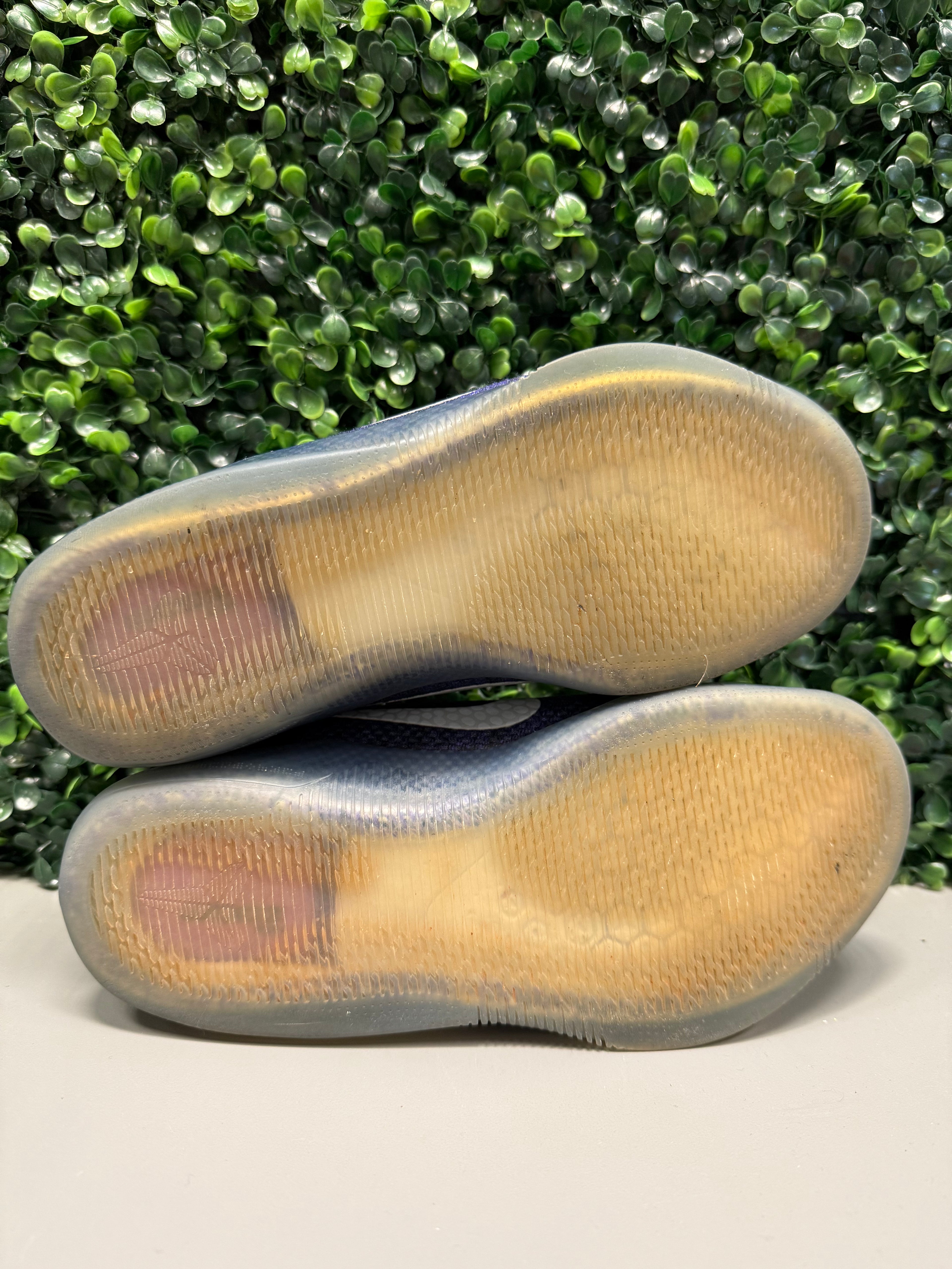 Nike Kobe 11 "Eulogy" Size 4.5Y Preowned