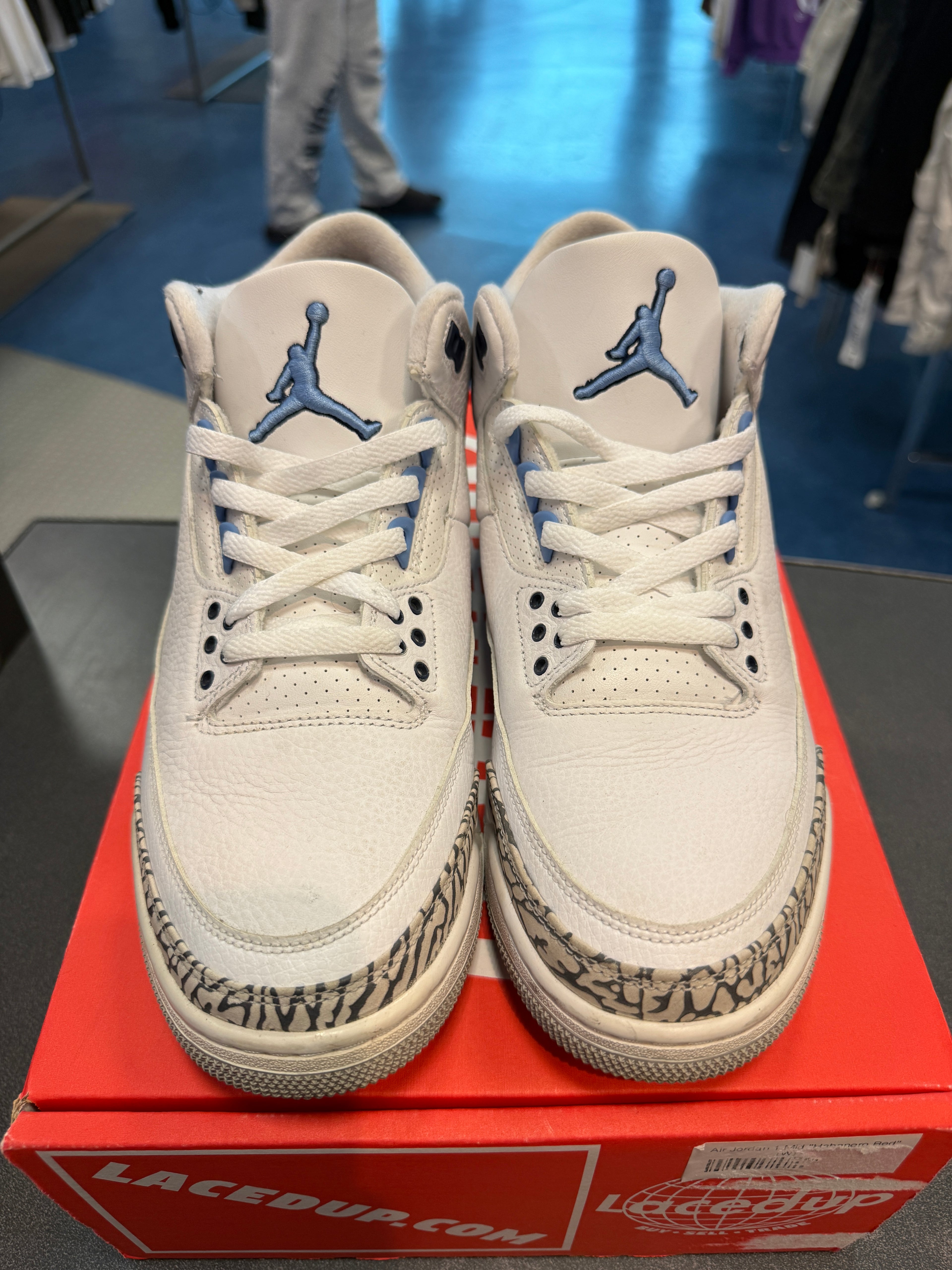 Jordan 3 "UNC" Size 11 Preowned