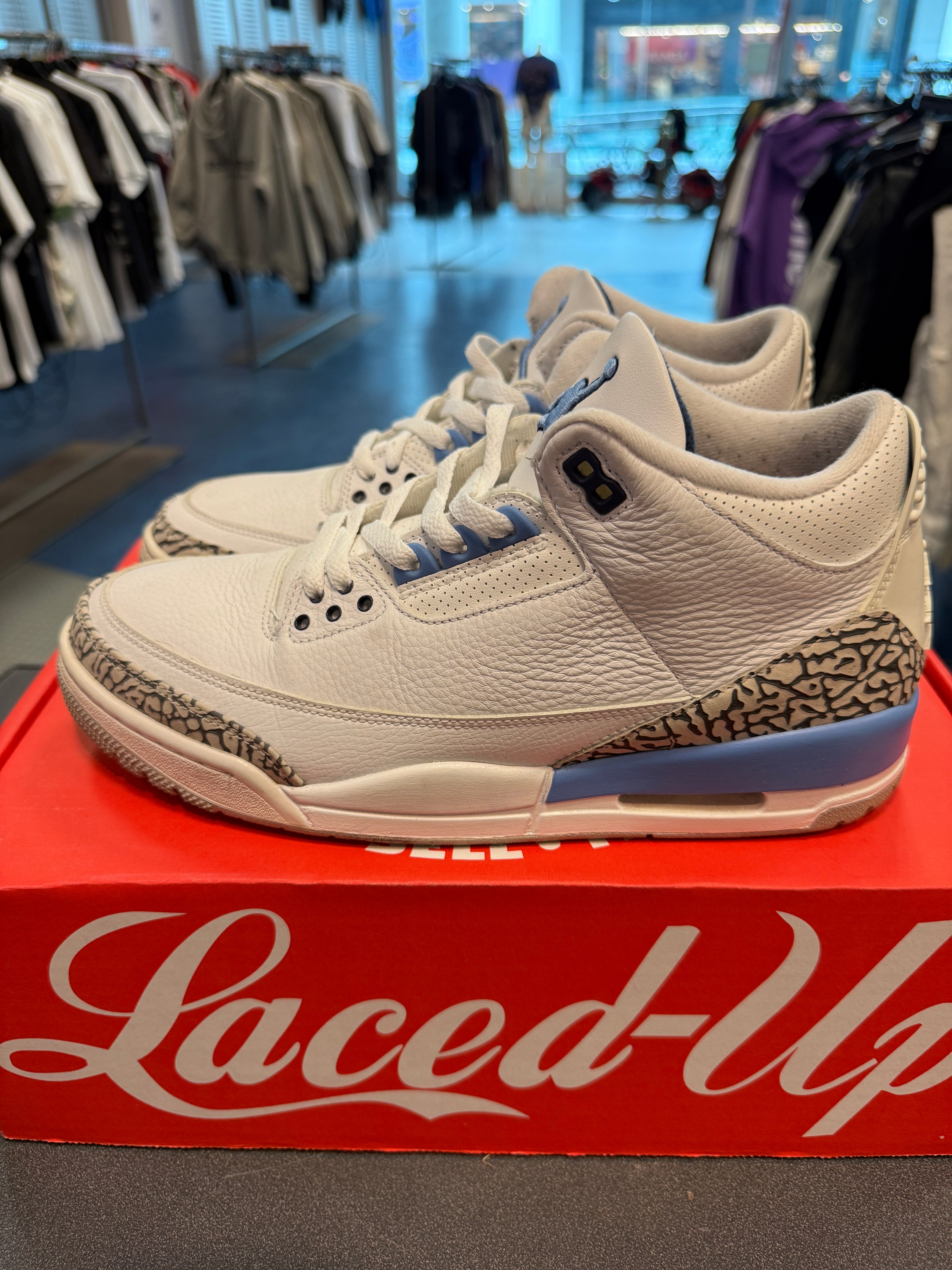 Jordan 3 "UNC" Size 11 Preowned
