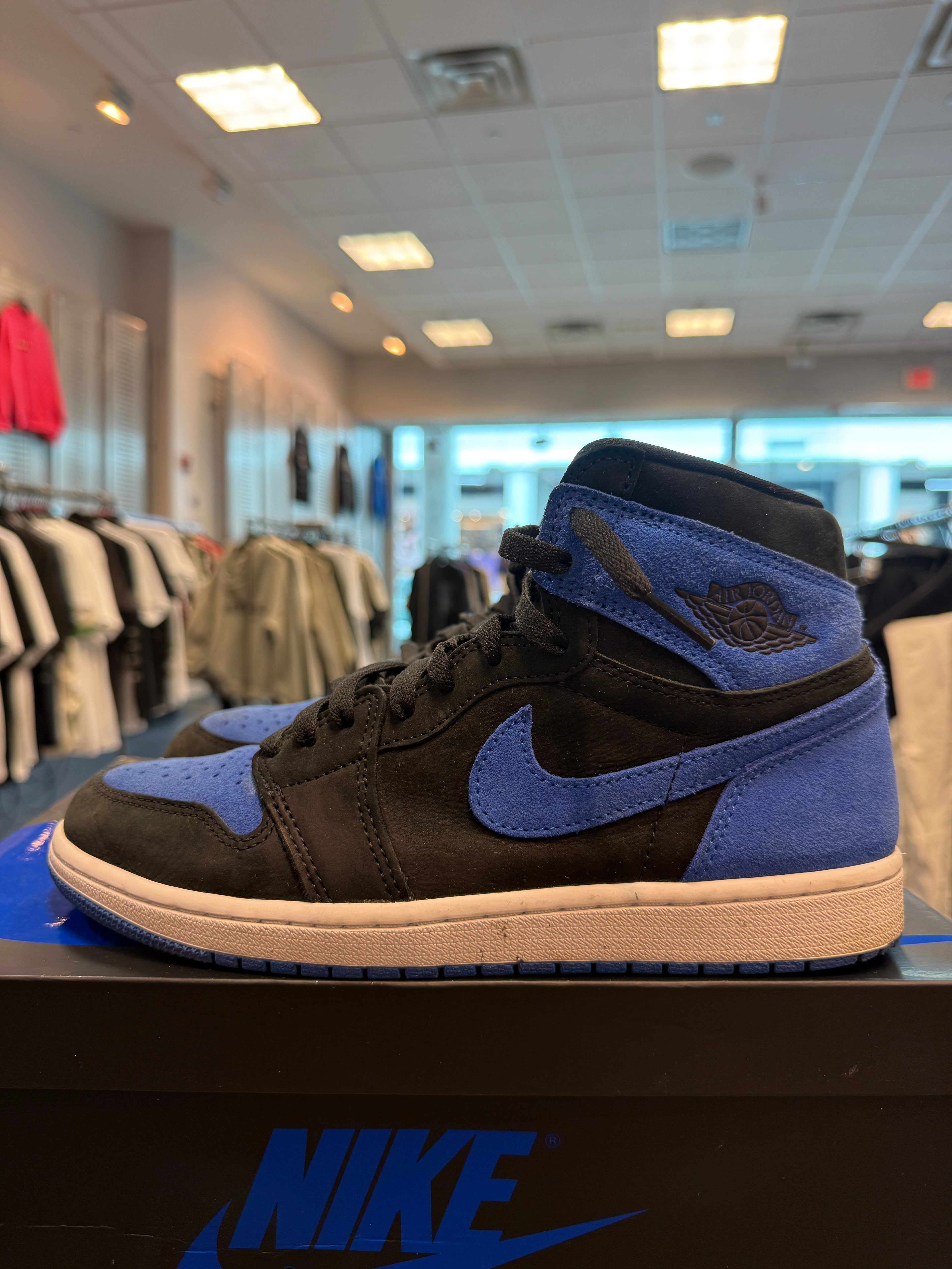 Jordan 1 Retro High OG "Royal Reimagined" Size 8.5 Preowned