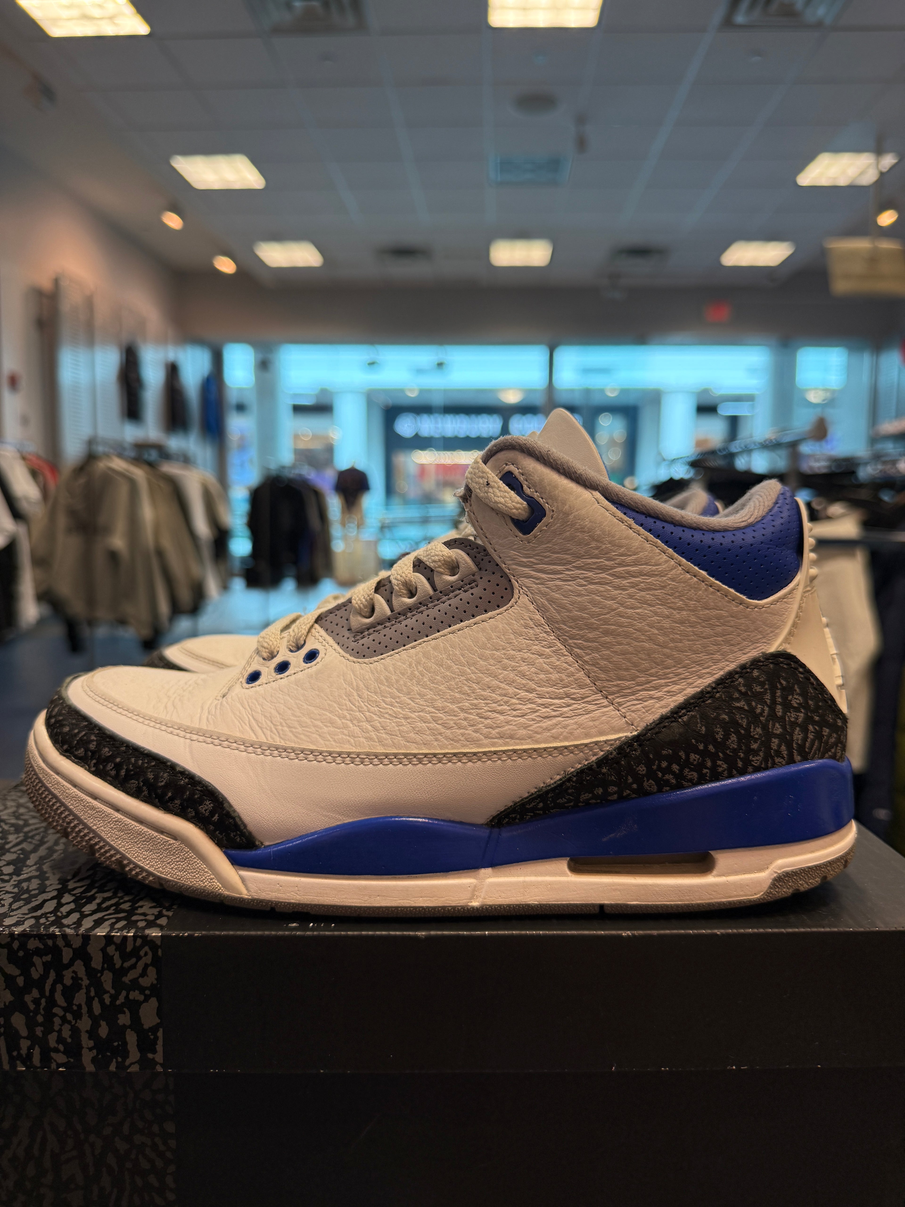 Jordan 3 Retro "Racer Blue" Size 8.5 Preowned