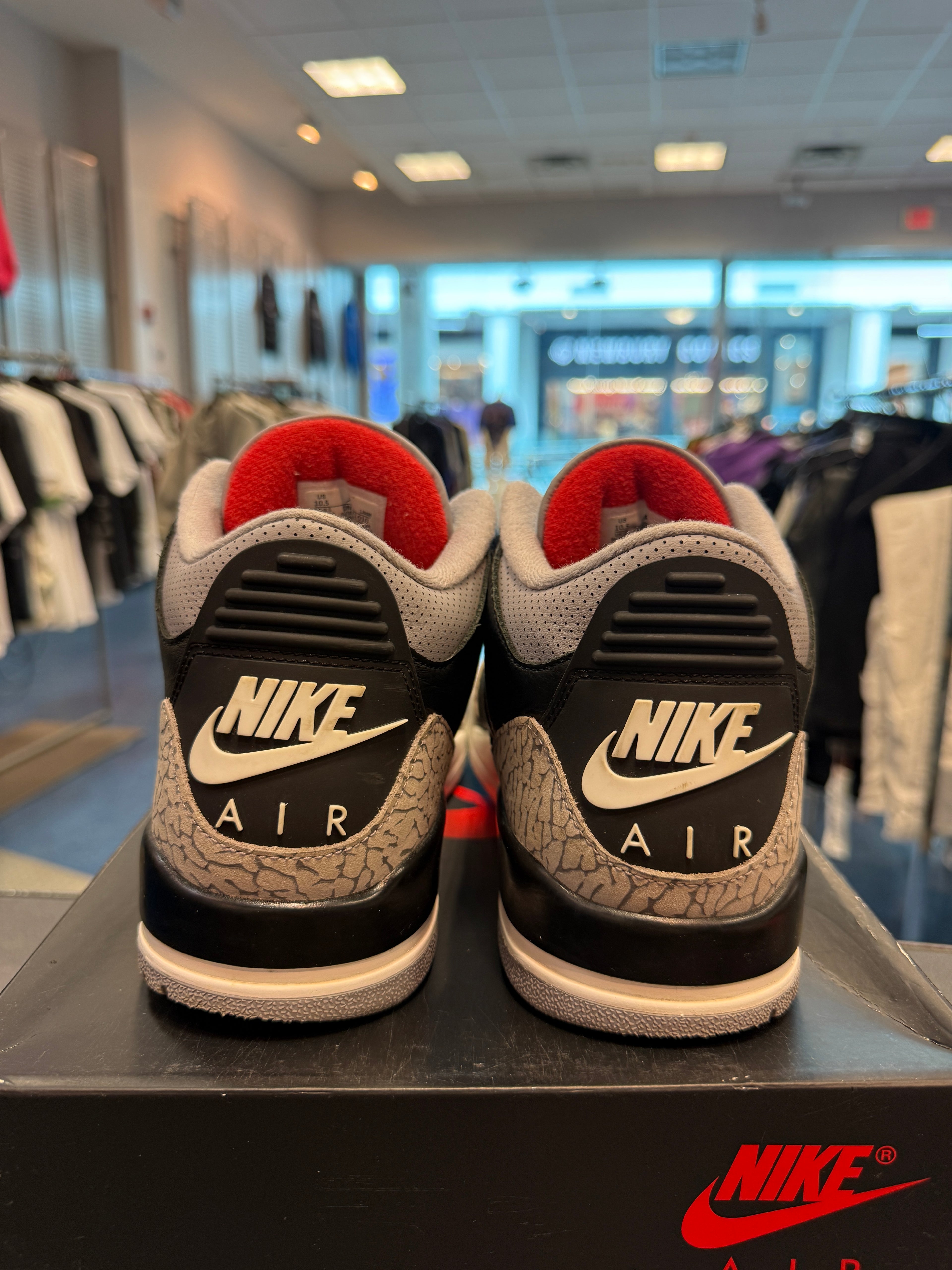 Jordan 3 "Black Cement Reimagined" Size 10.5 Preowned