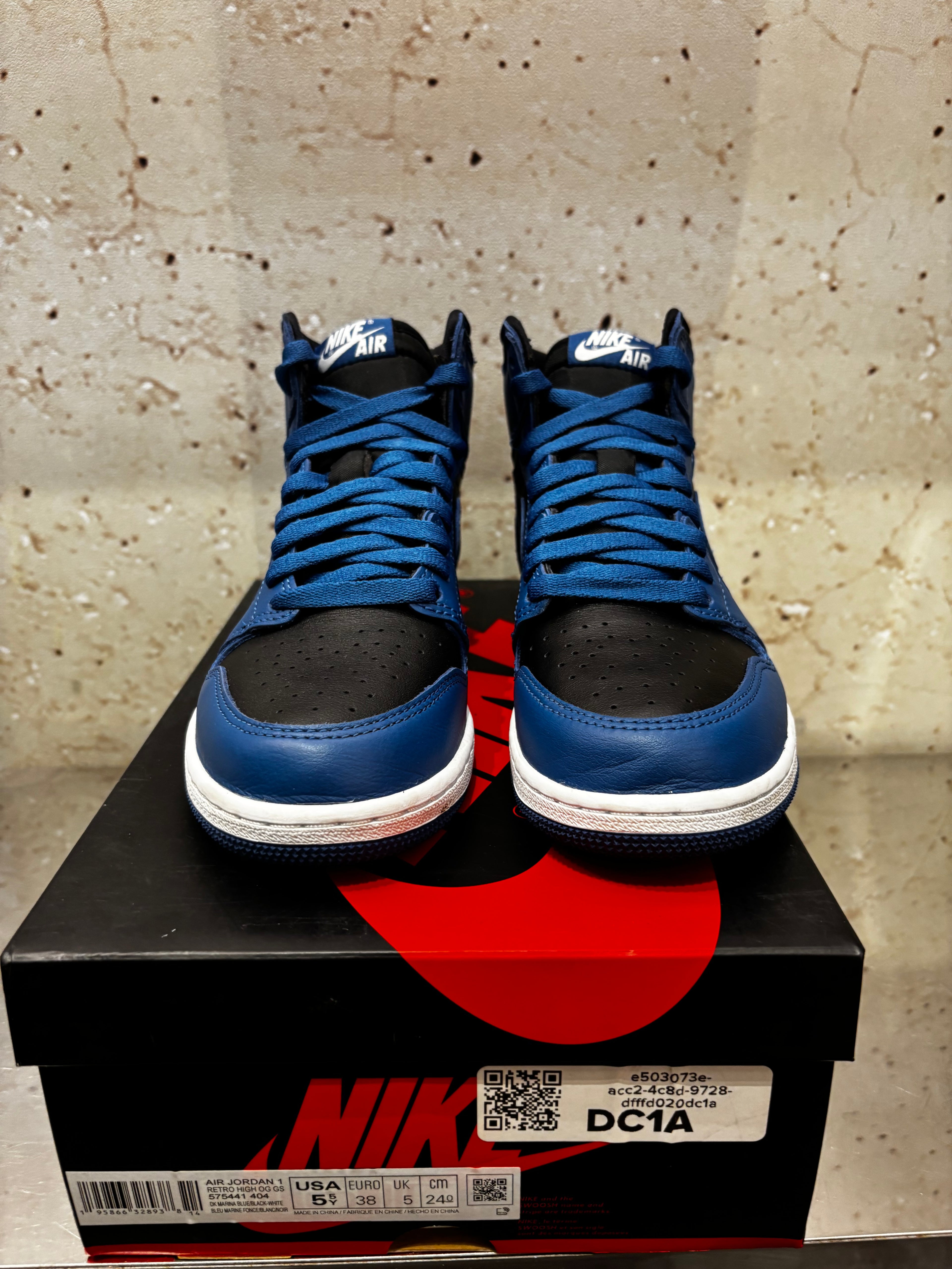 Jordan 1 High "Marina" Size 5.5Y Preowned