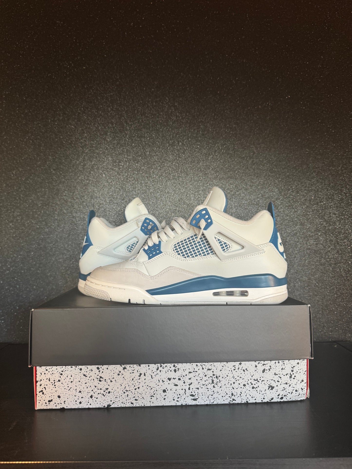Jordan 4 'Military Blue 2024' Size 10 Preowned with box