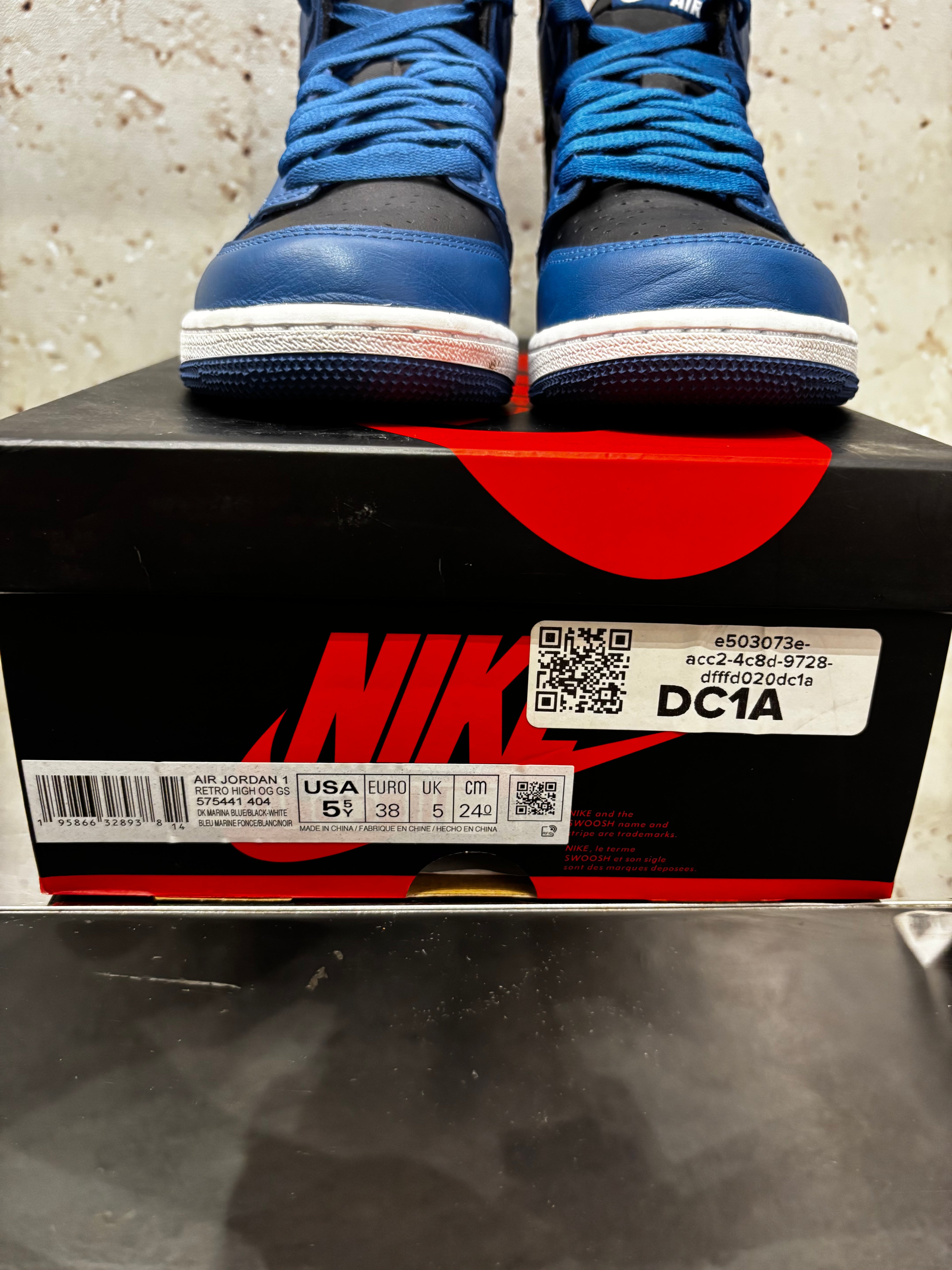 Jordan 1 High "Marina" Size 5.5Y Preowned